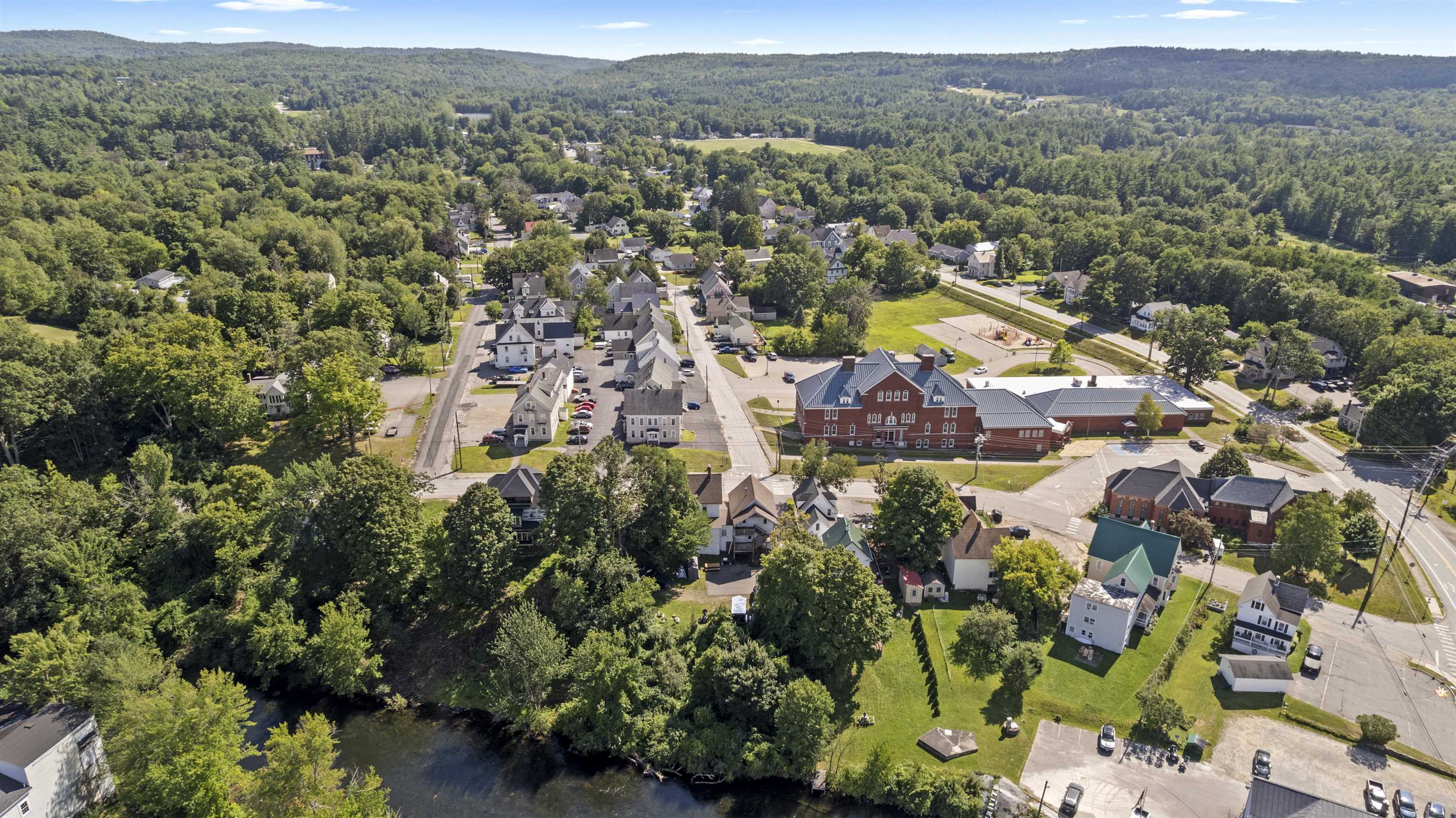 main property photo 40