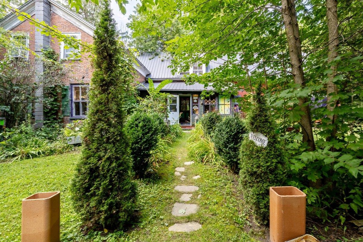 main property photo 9