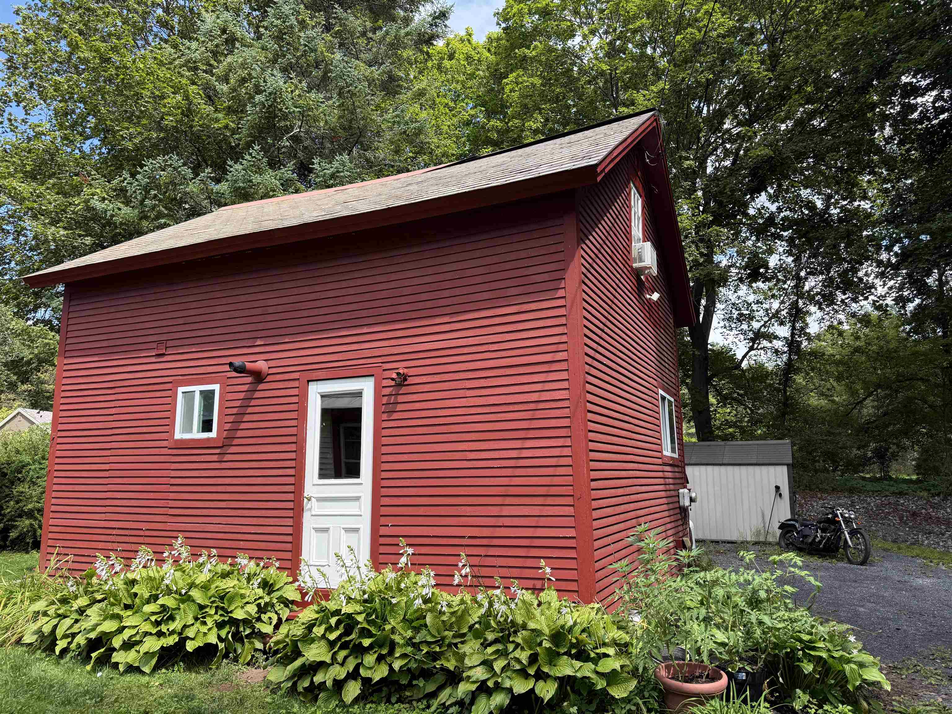 main property photo 18