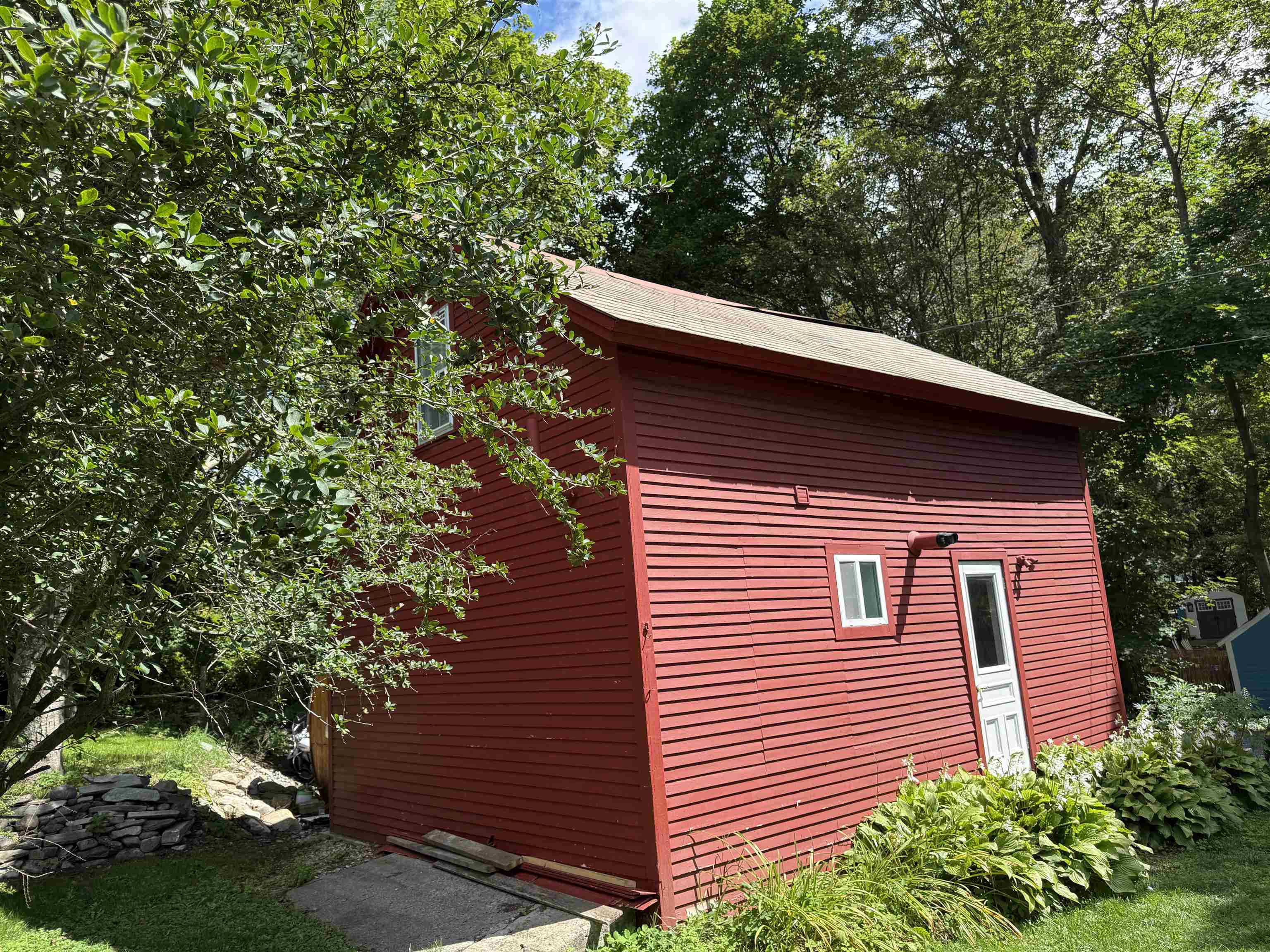 main property photo 25
