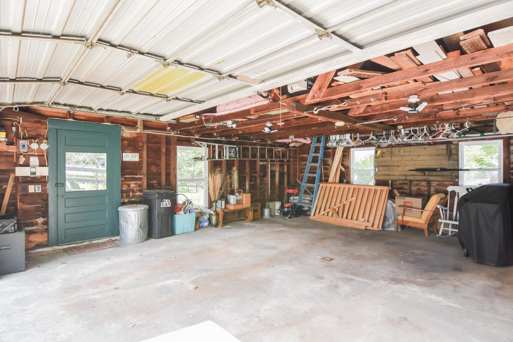 main property photo 40
