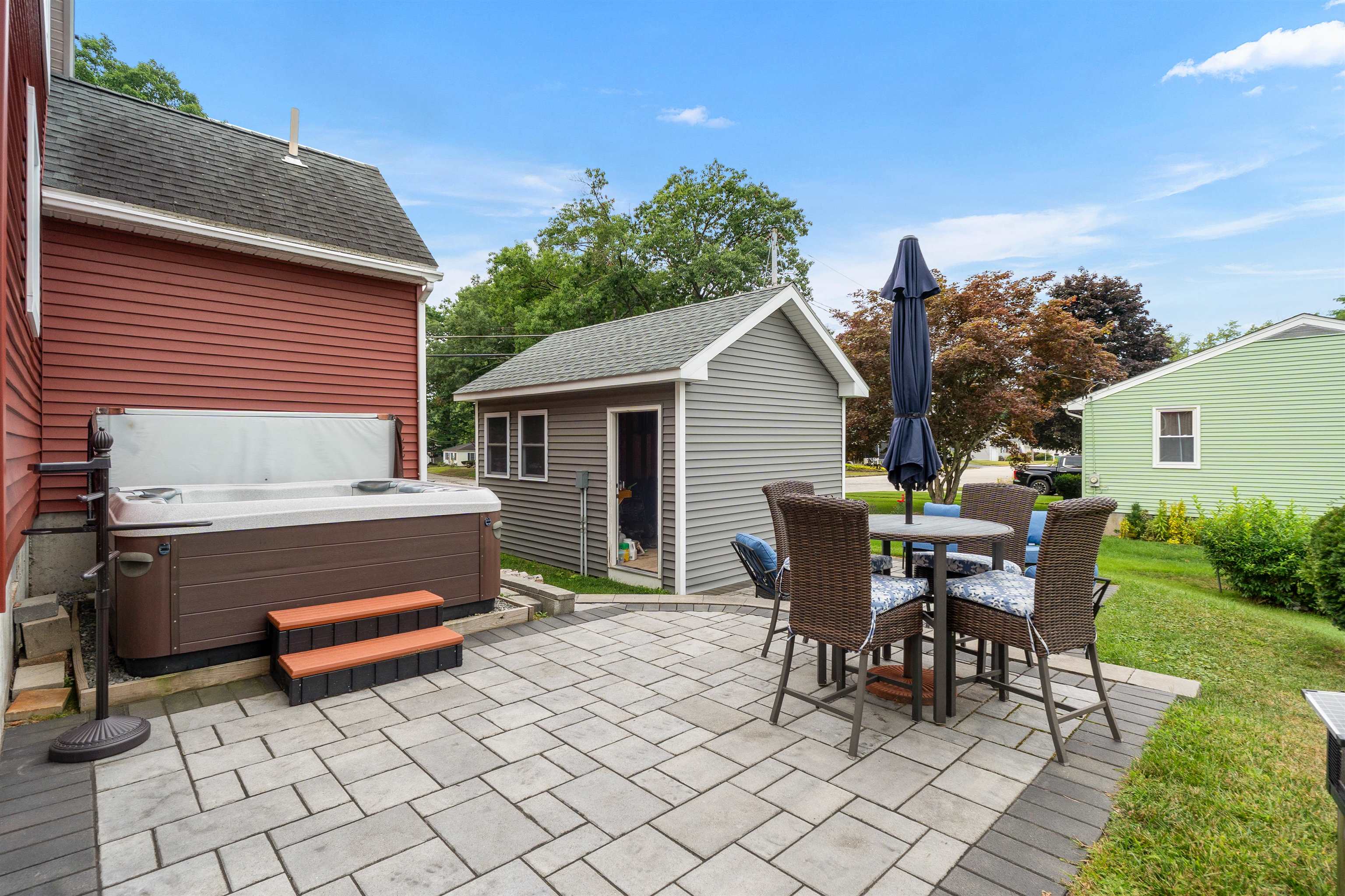 main property photo 25