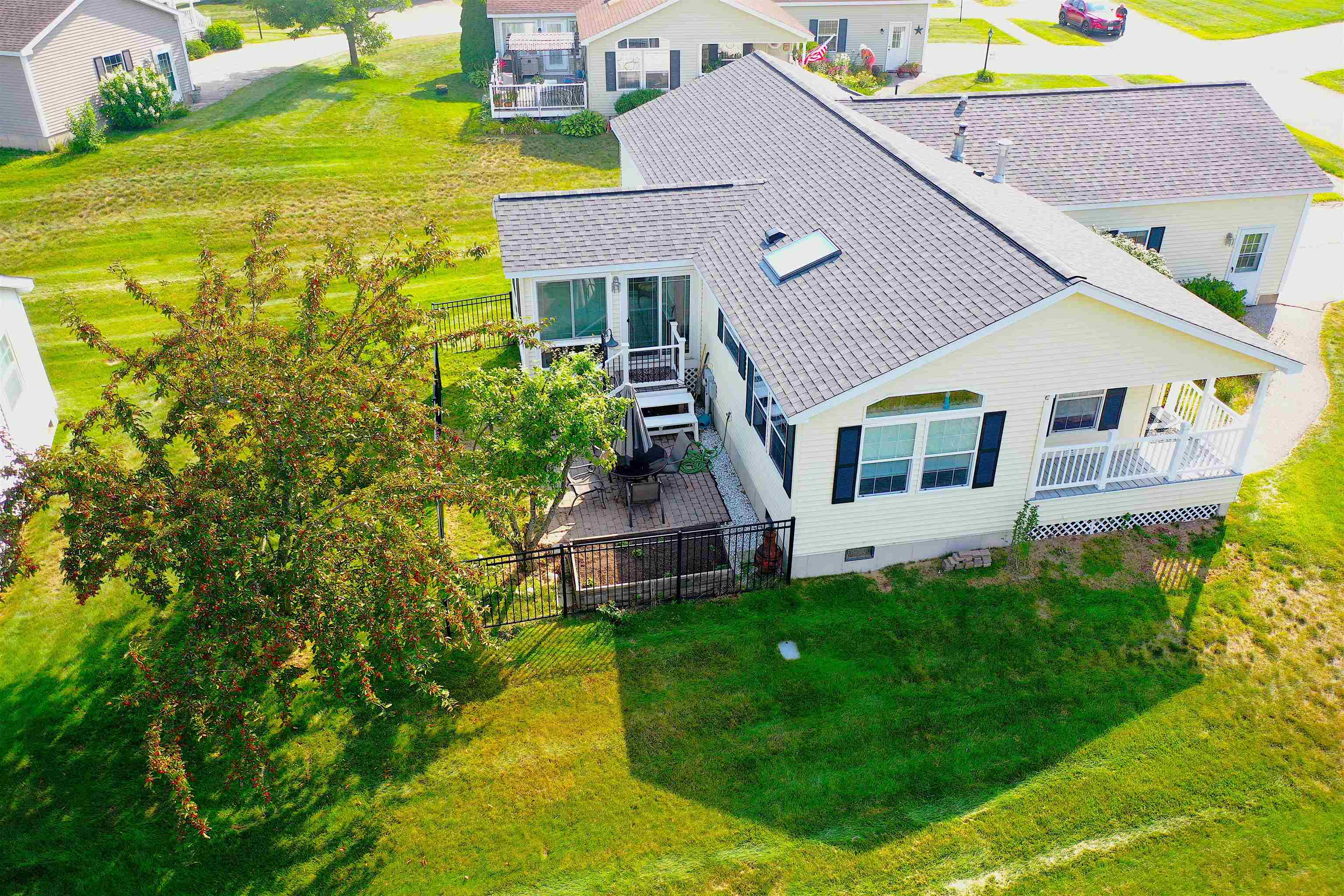 main property photo 30