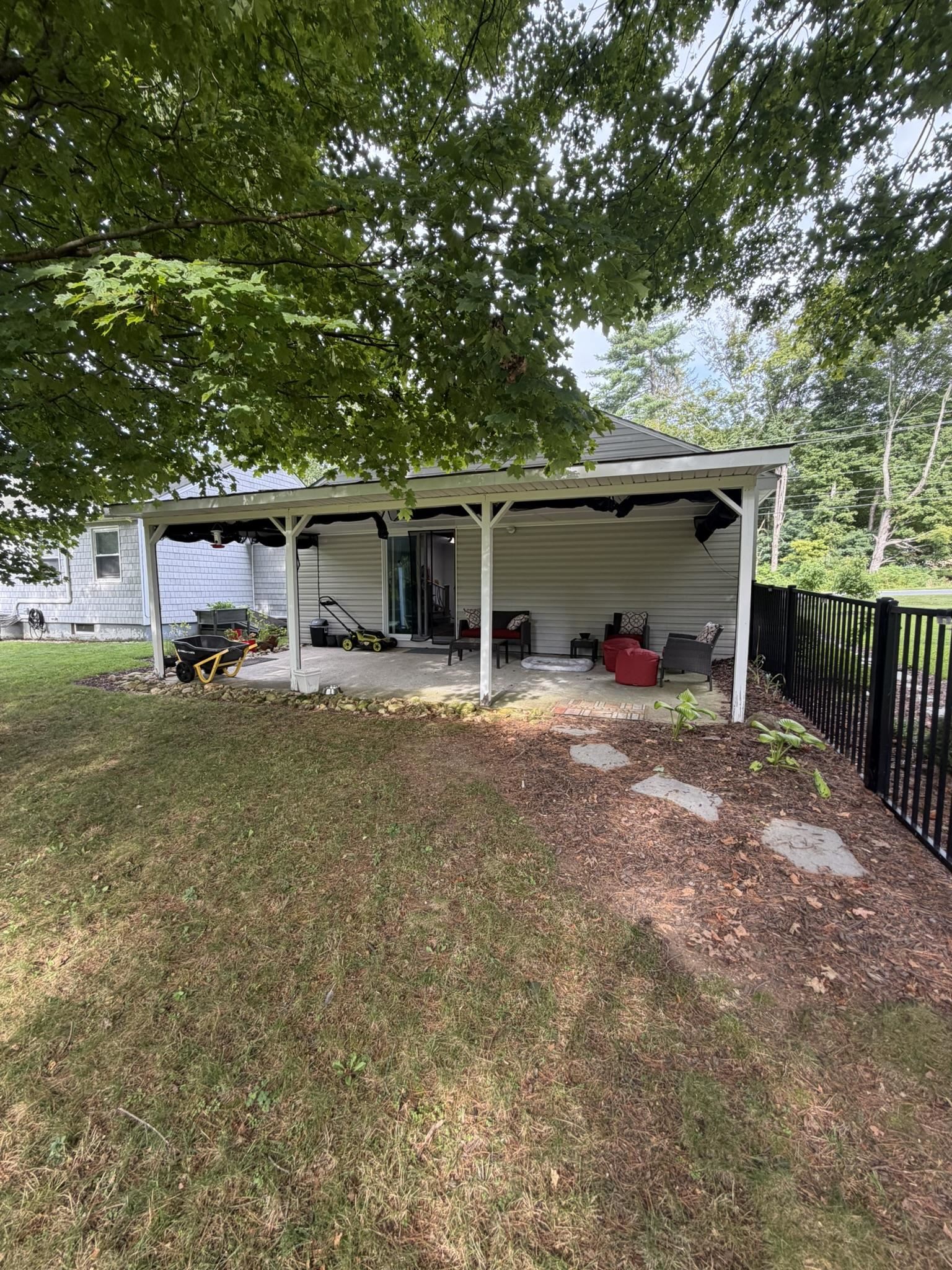 main property photo 16