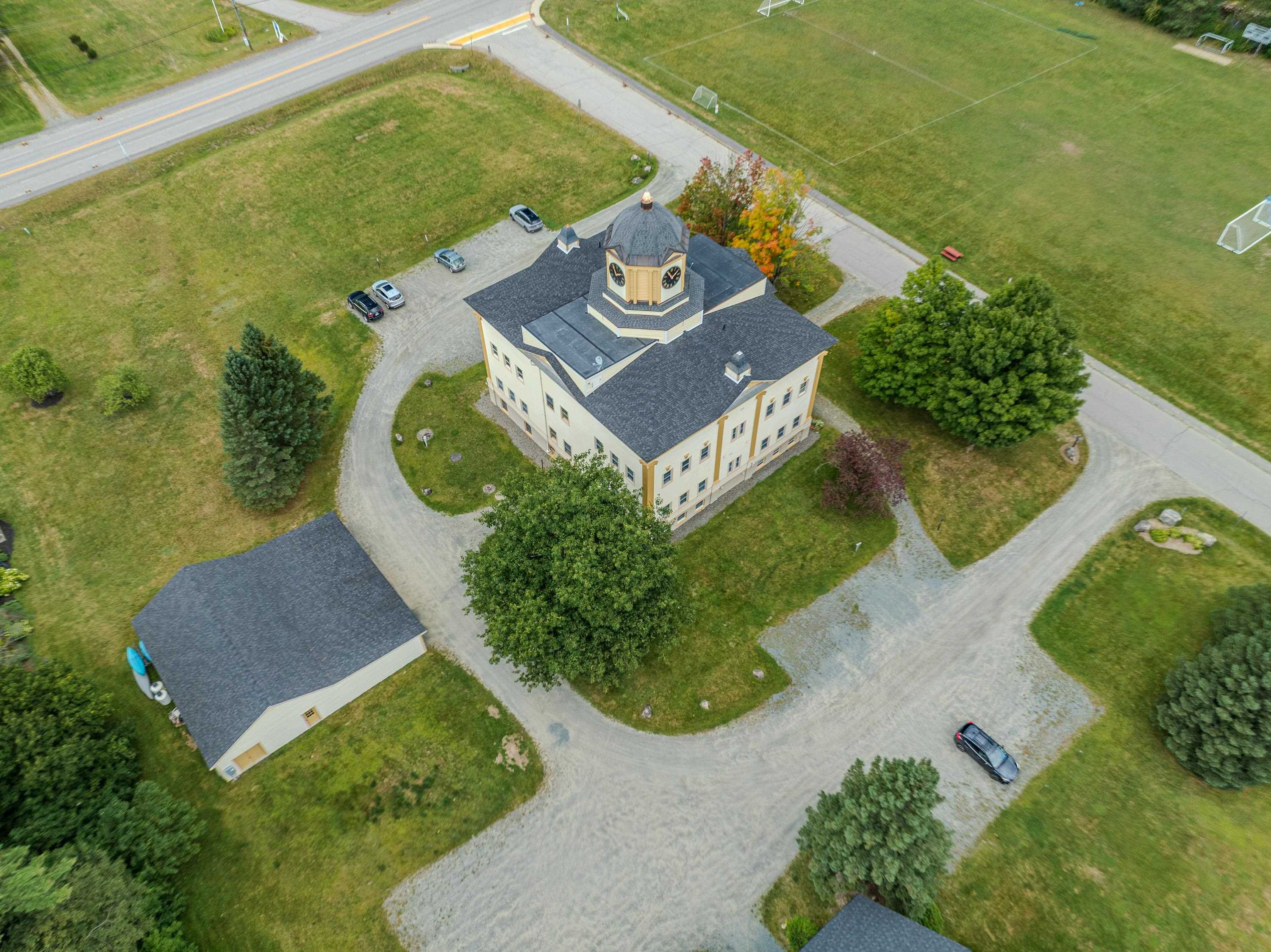 main property photo 31