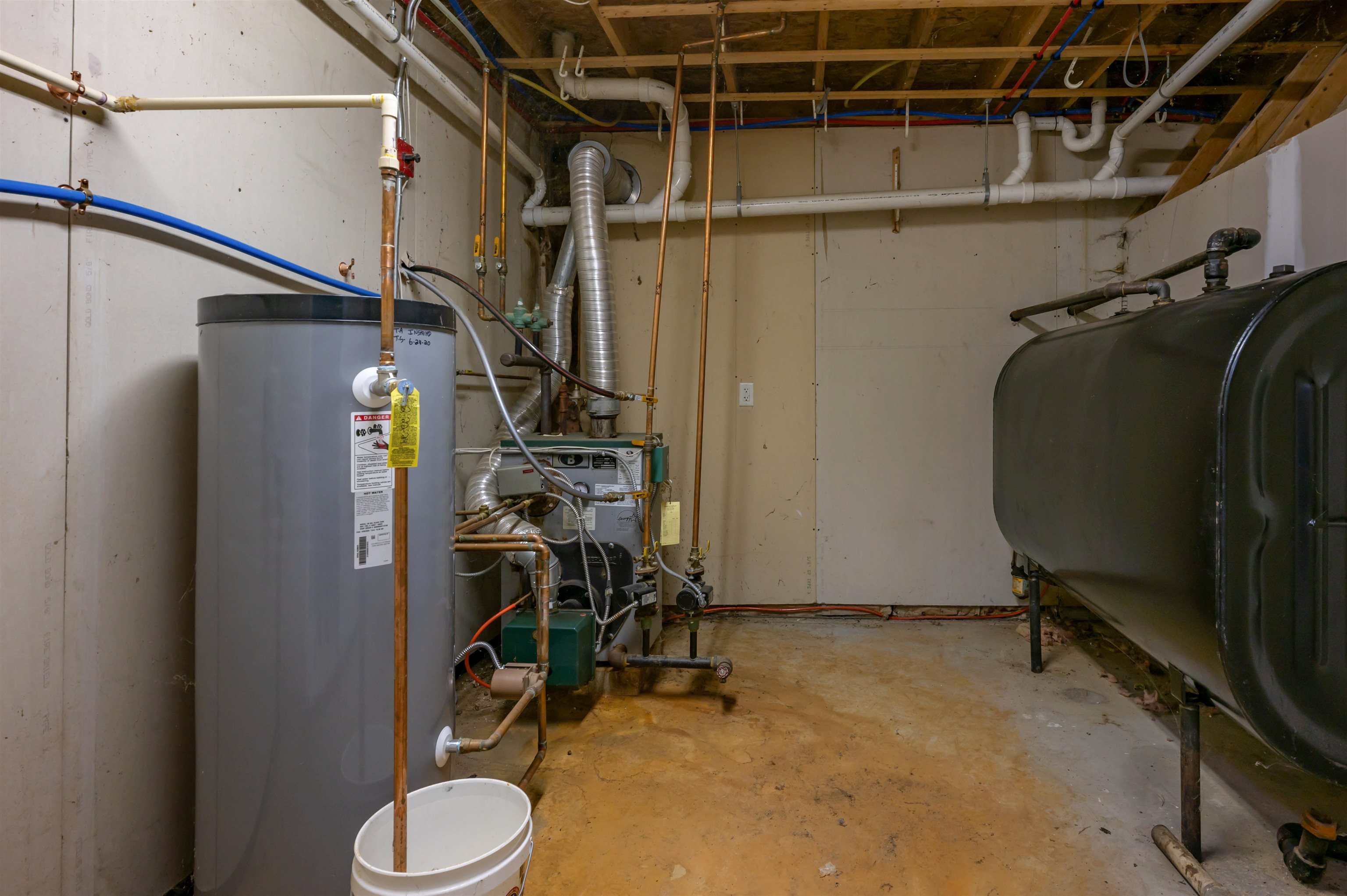 main property photo 34