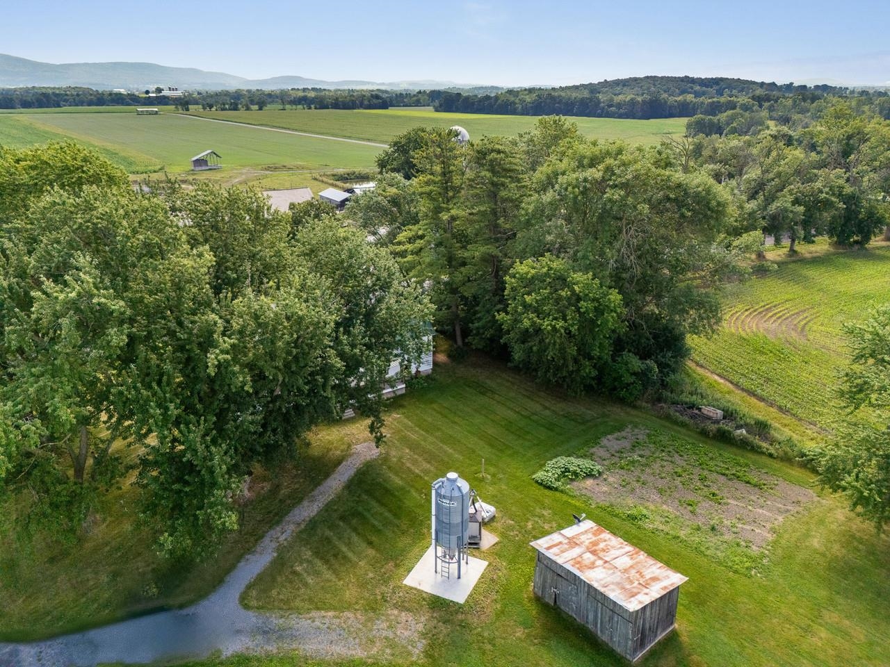 main property photo 36