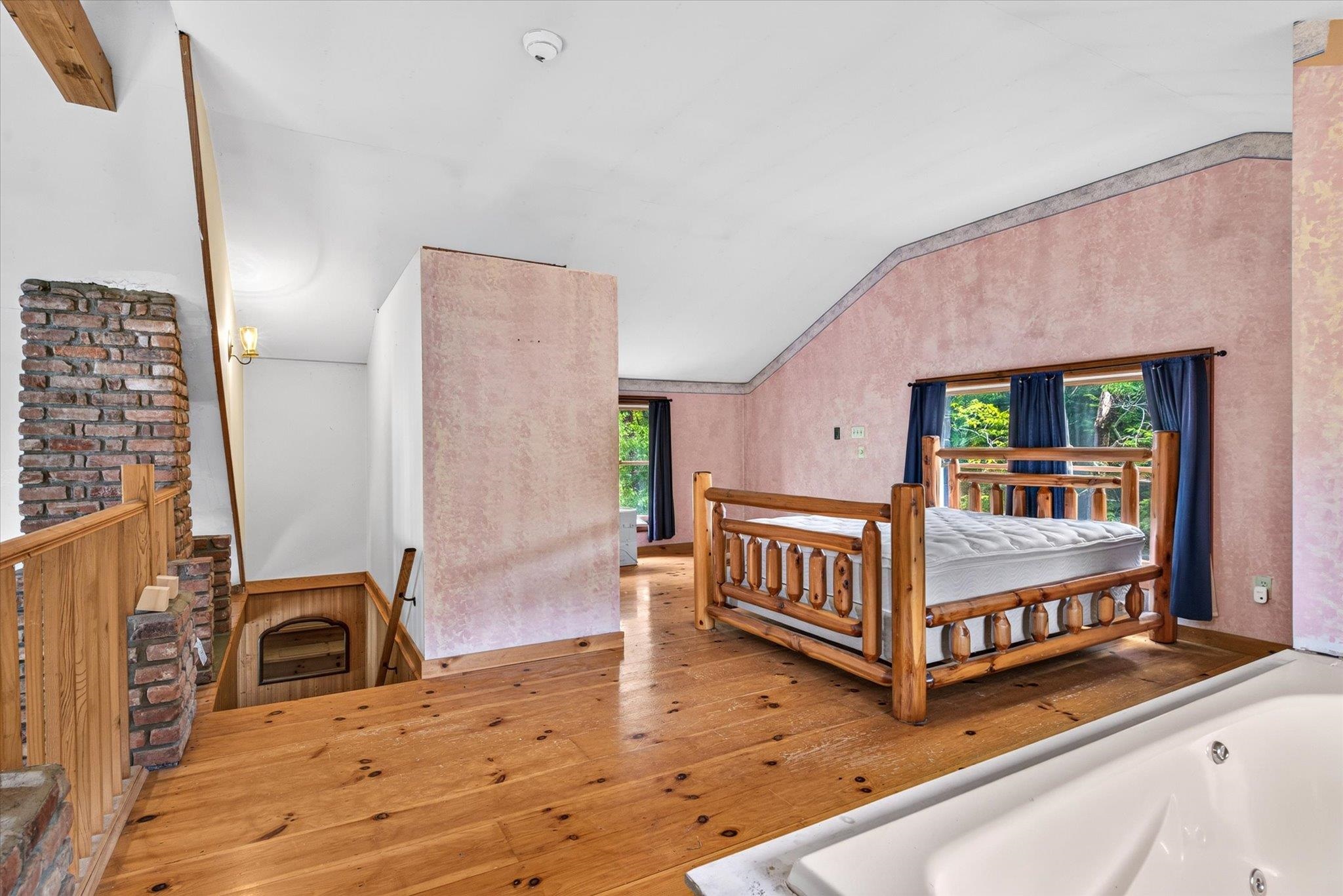 main property photo 32