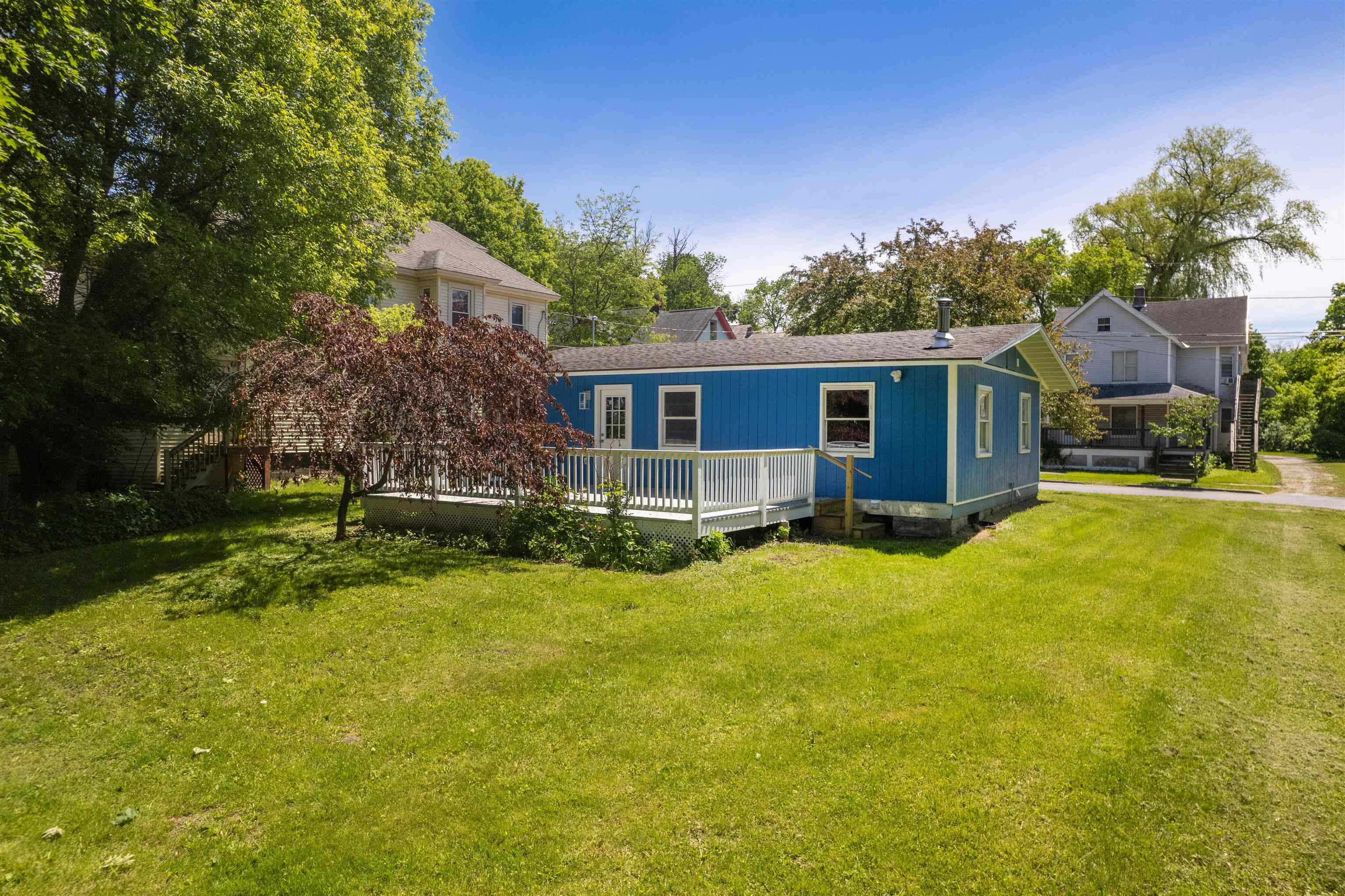 main property photo 28