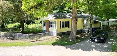 image of property with 3 Bed | 2 Bath | 1,032 Sqft