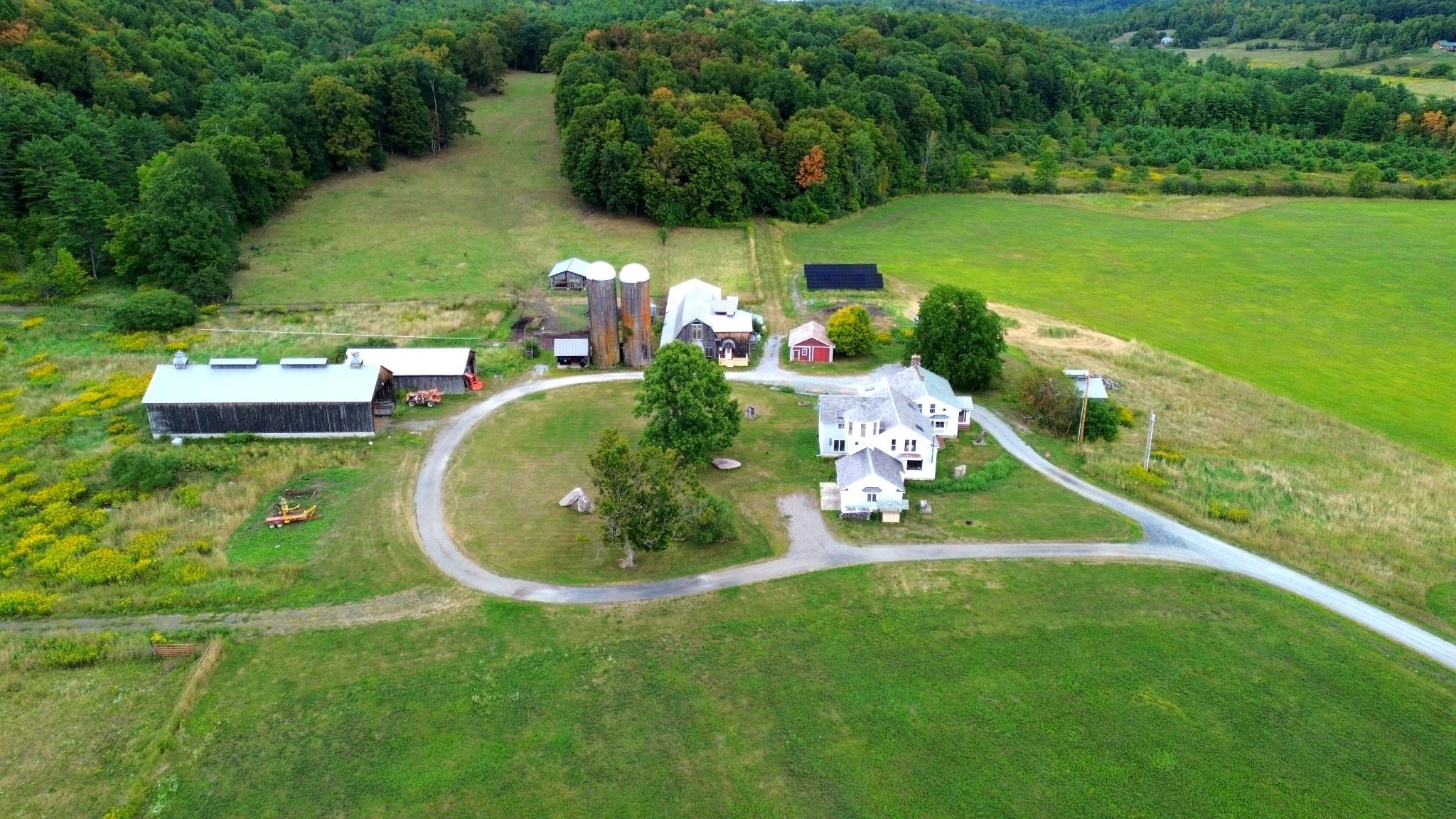main property photo 4