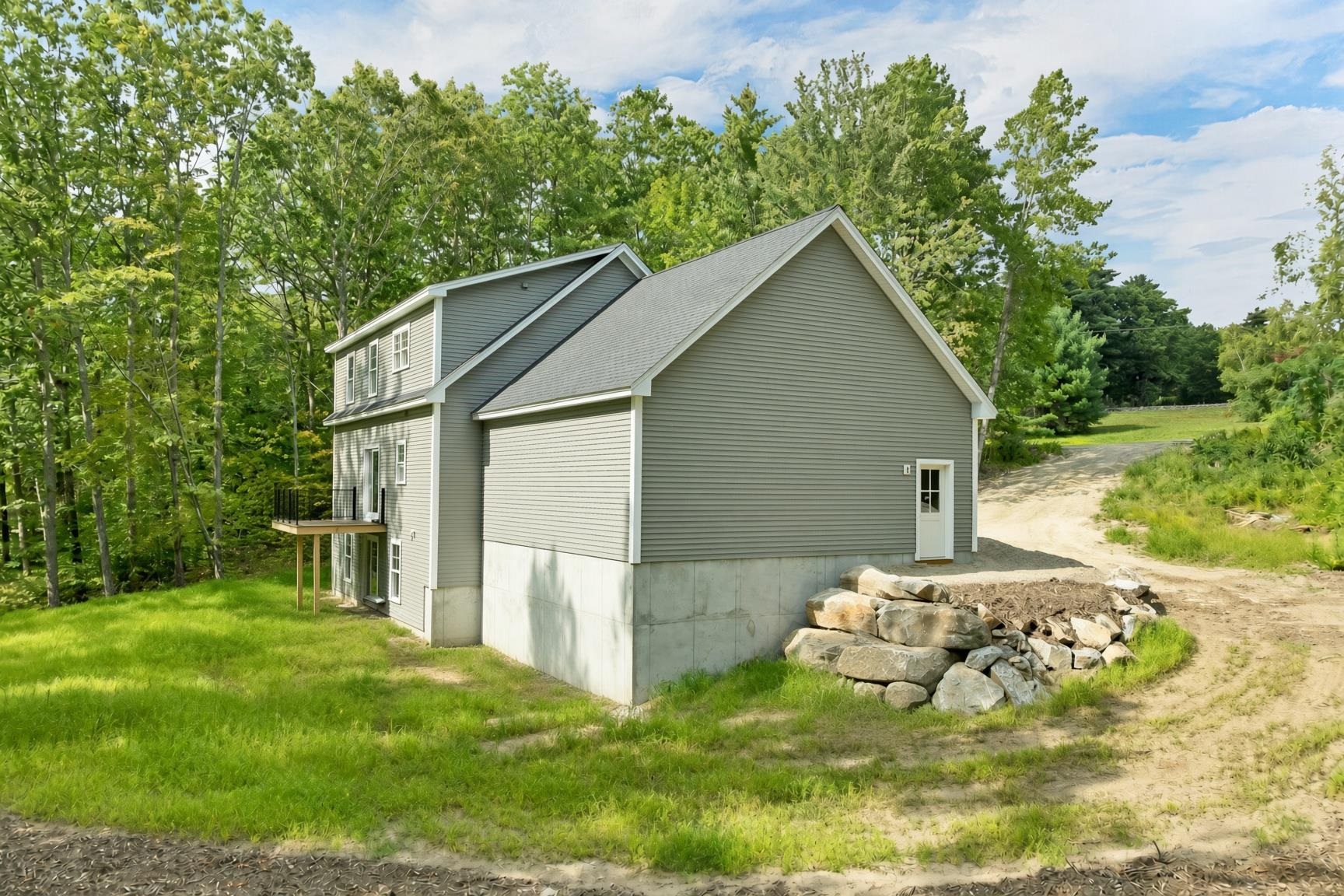 main property photo 14