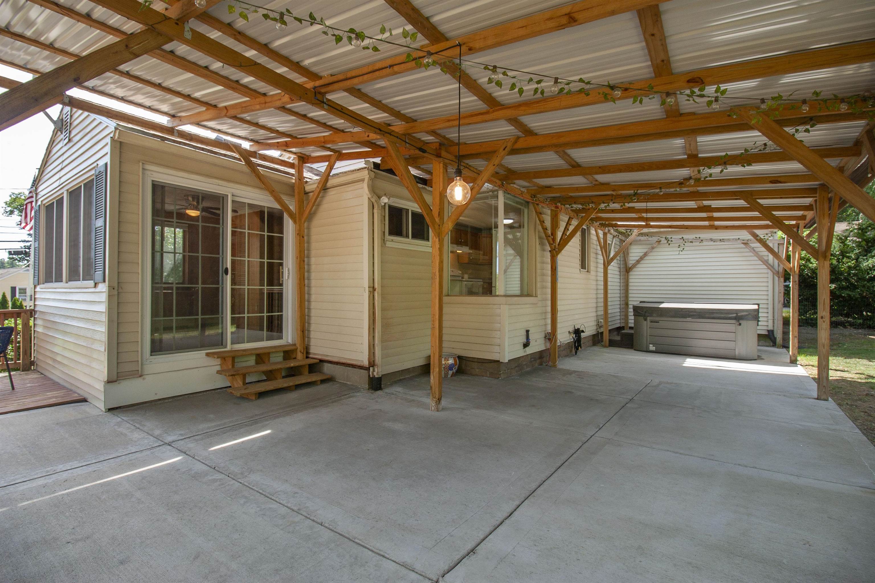 main property photo 40