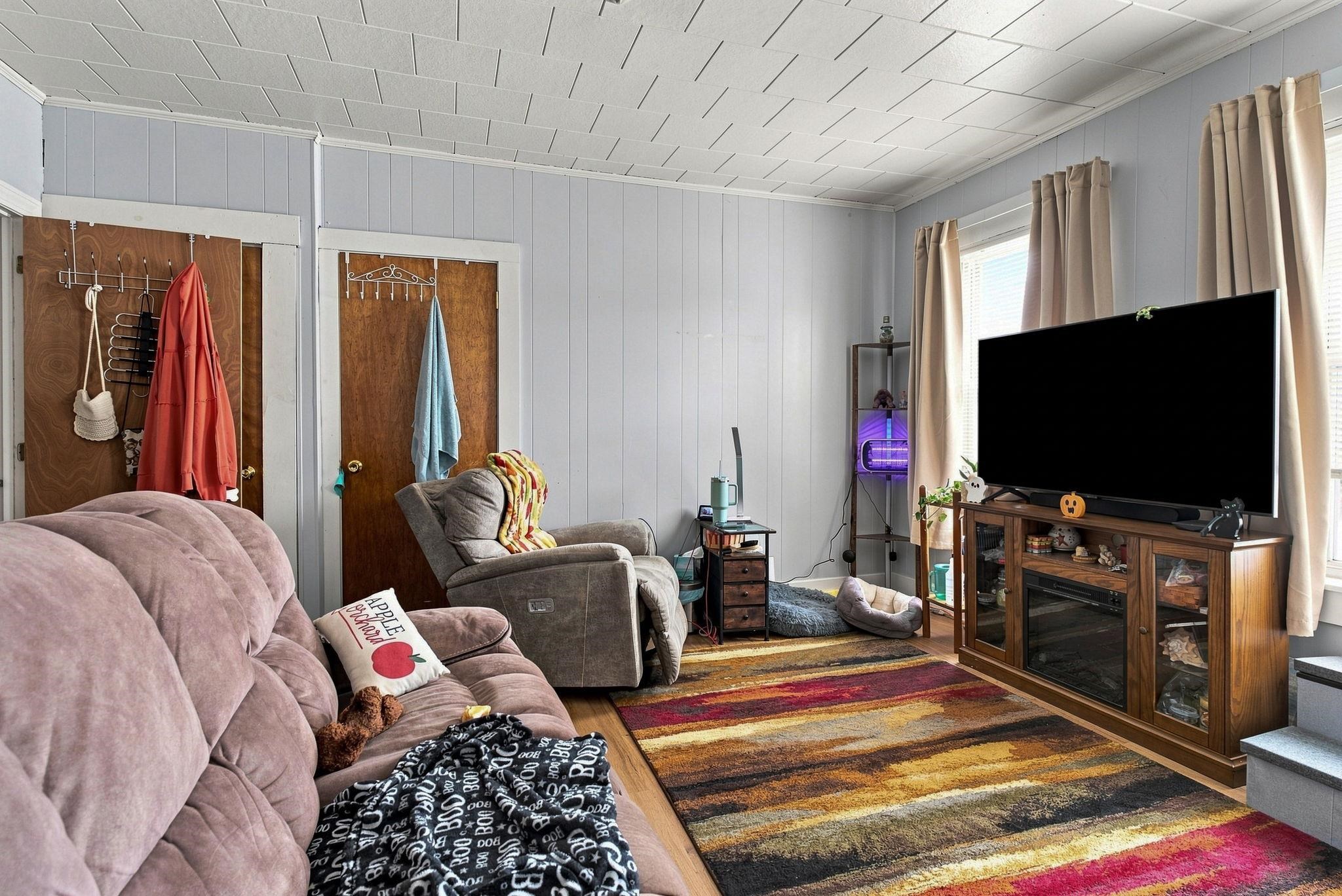 main property photo 9