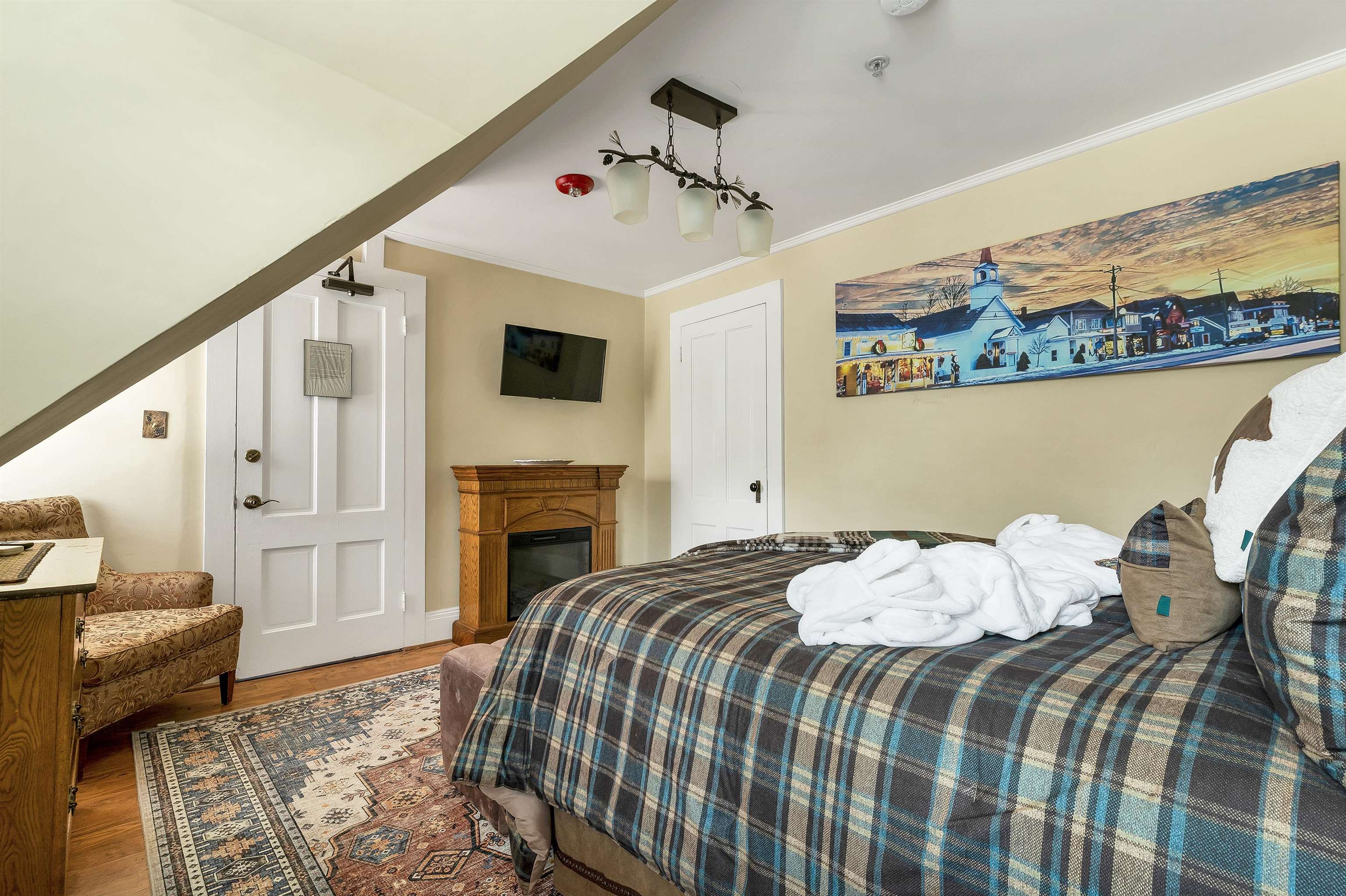 main property photo 37