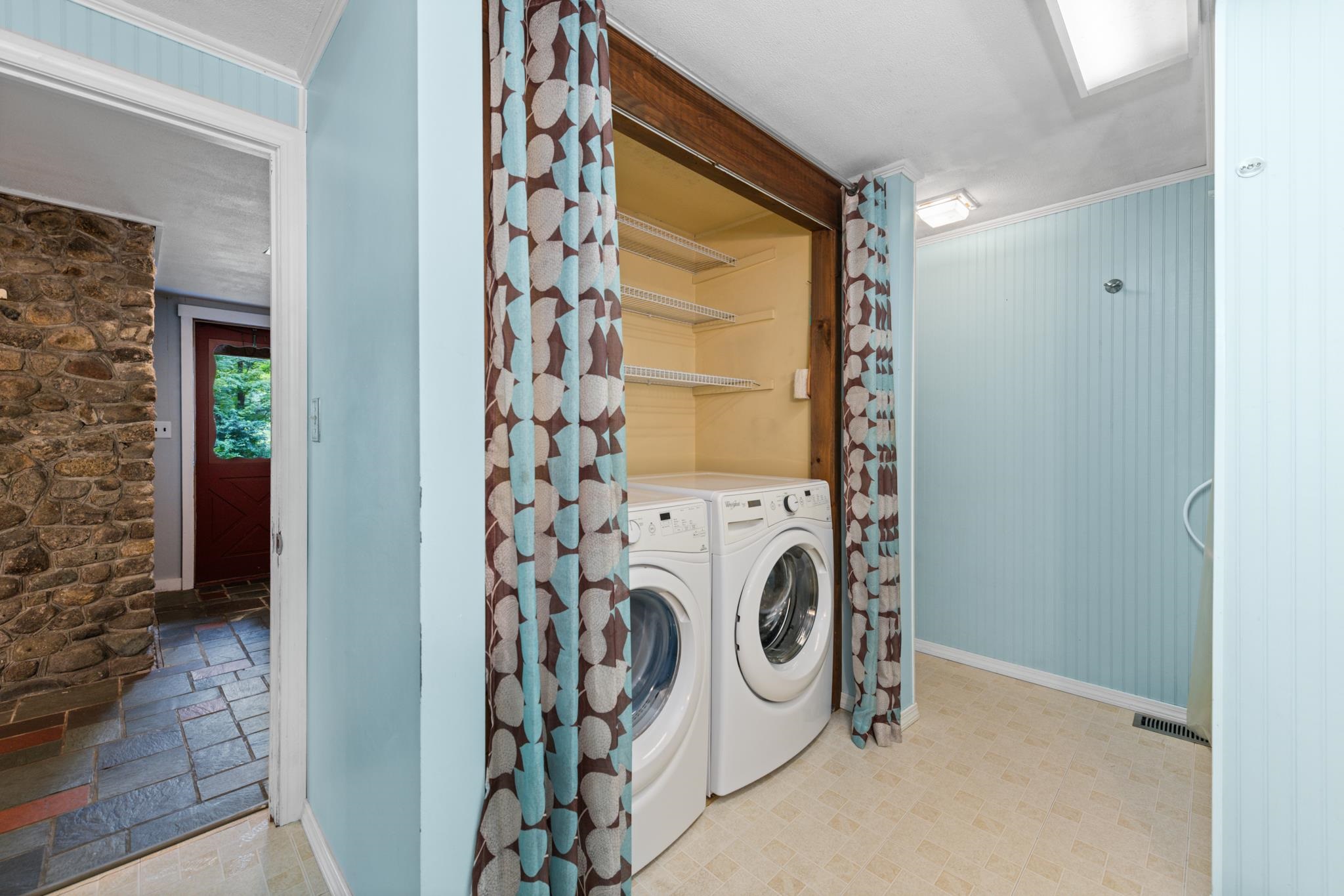 main property photo 14