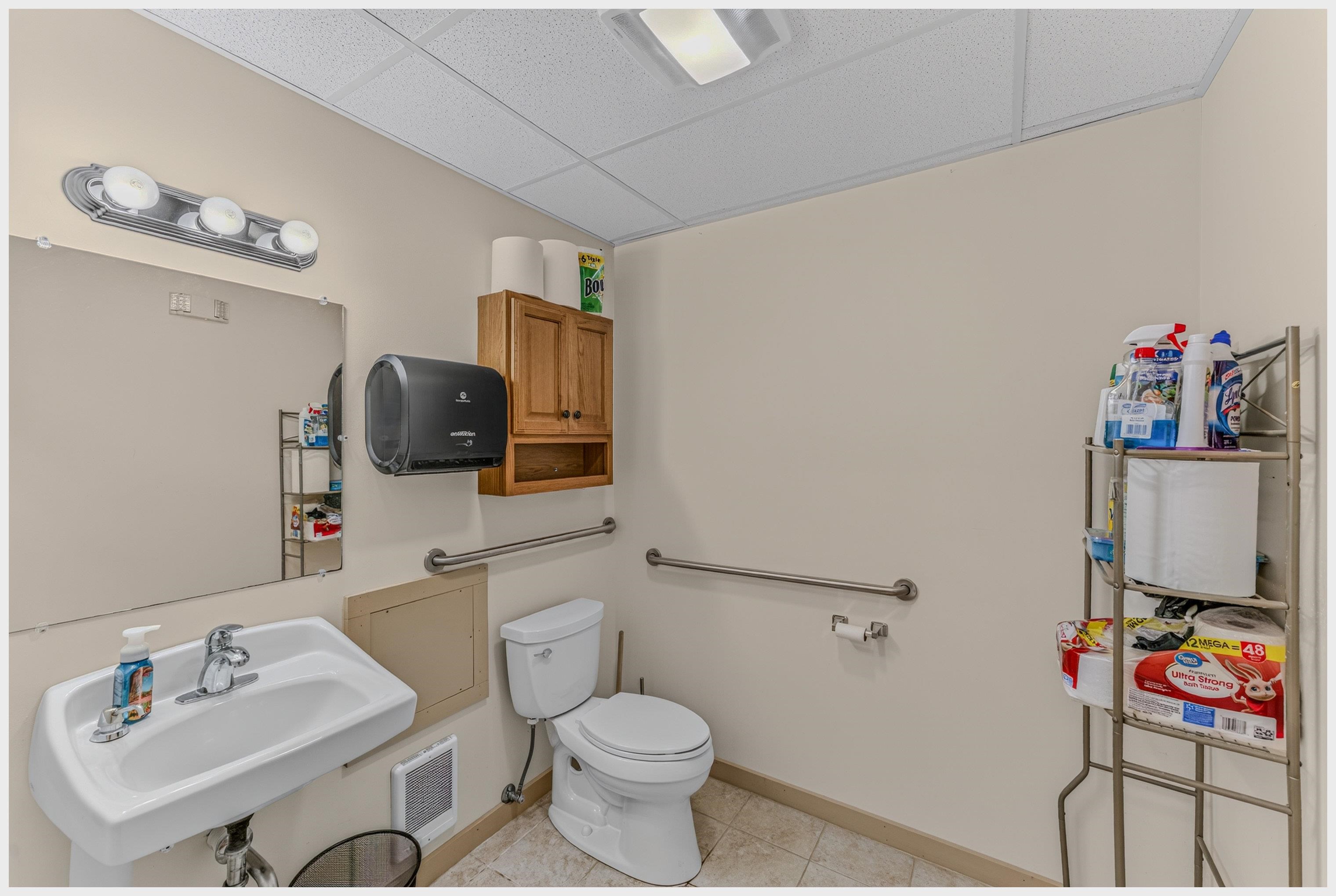 main property photo 41