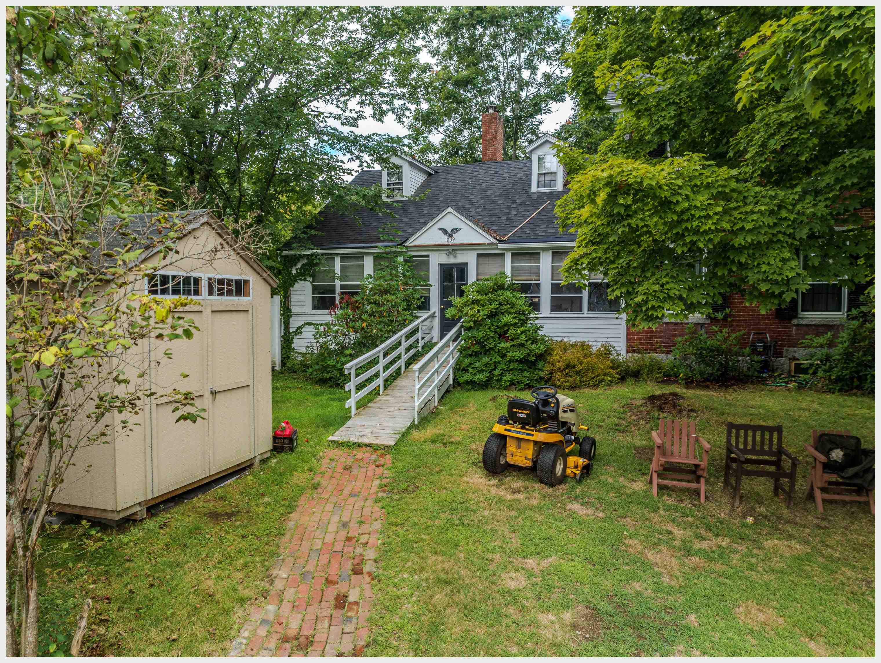 main property photo 9