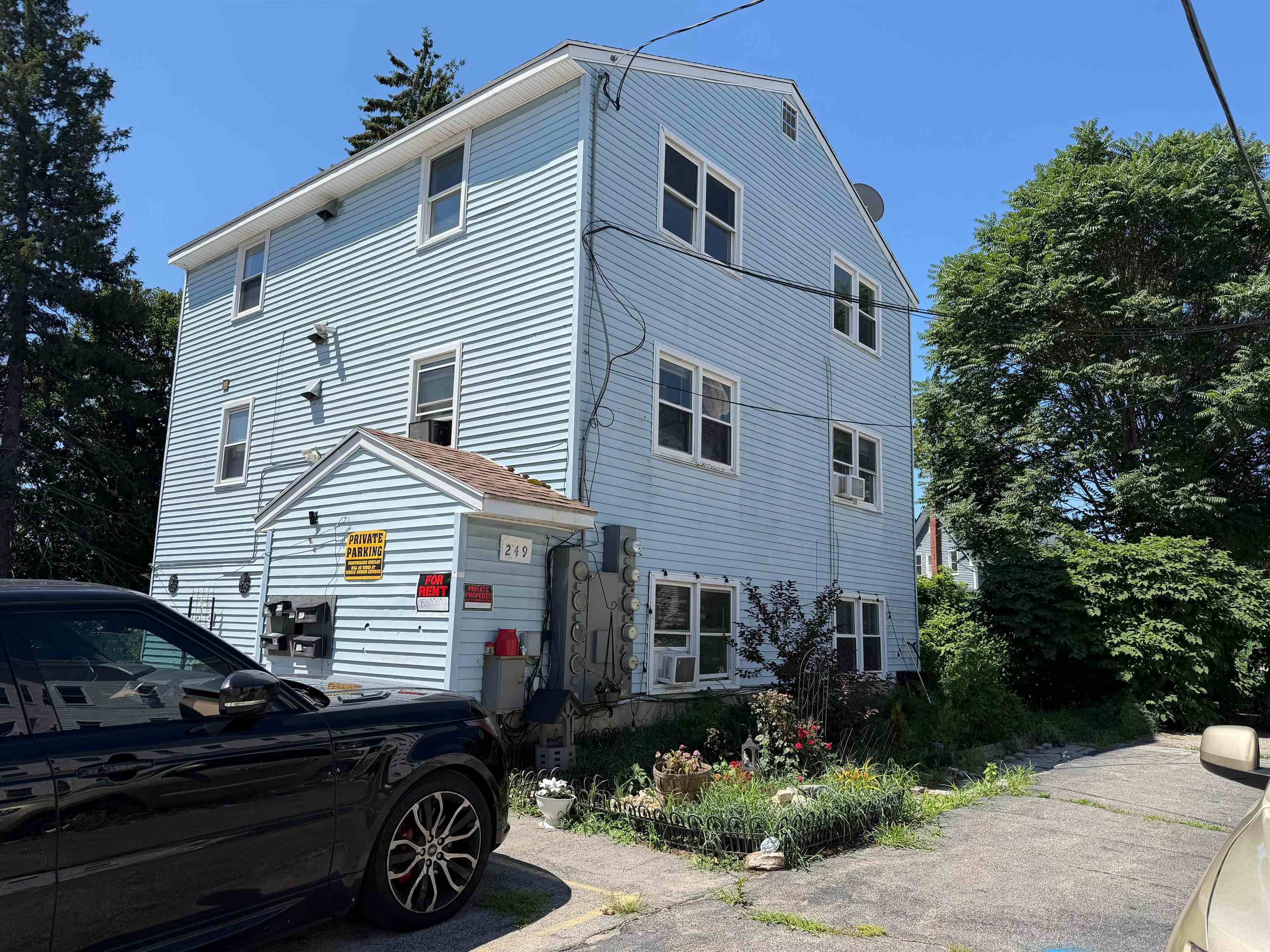 main property photo 9