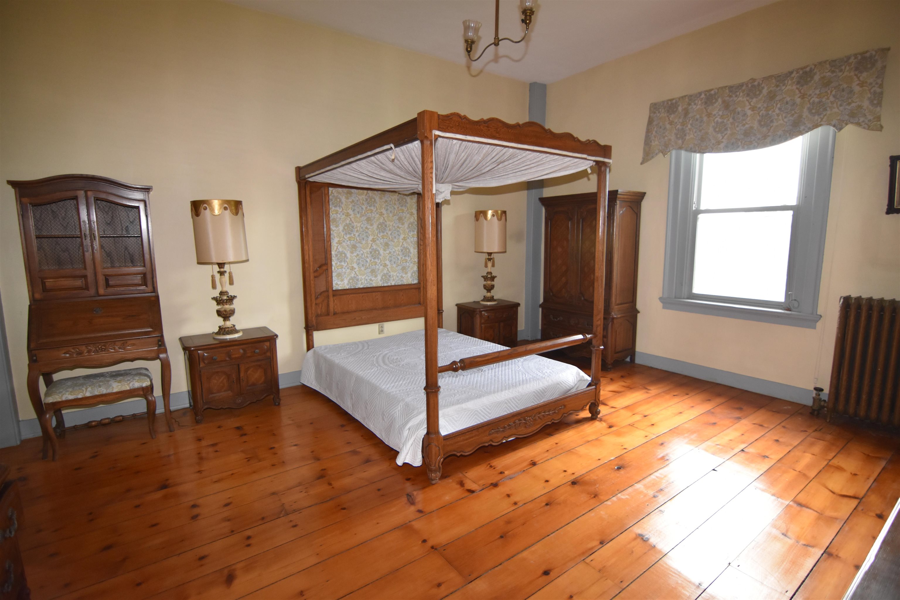 main property photo 23