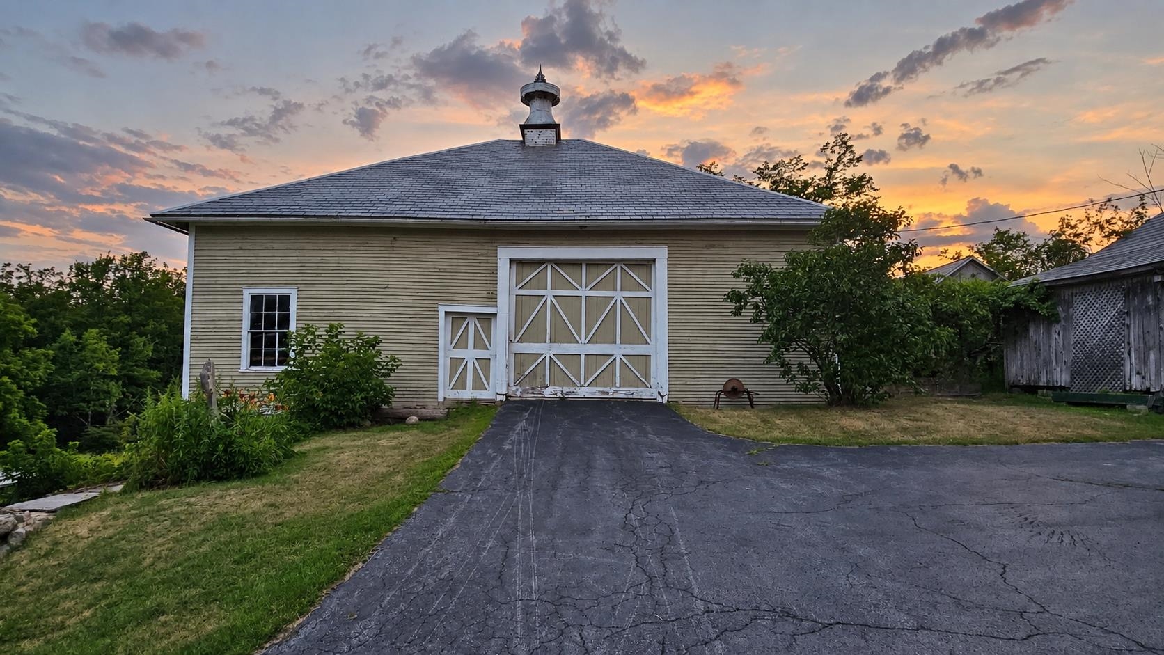 main property photo 31