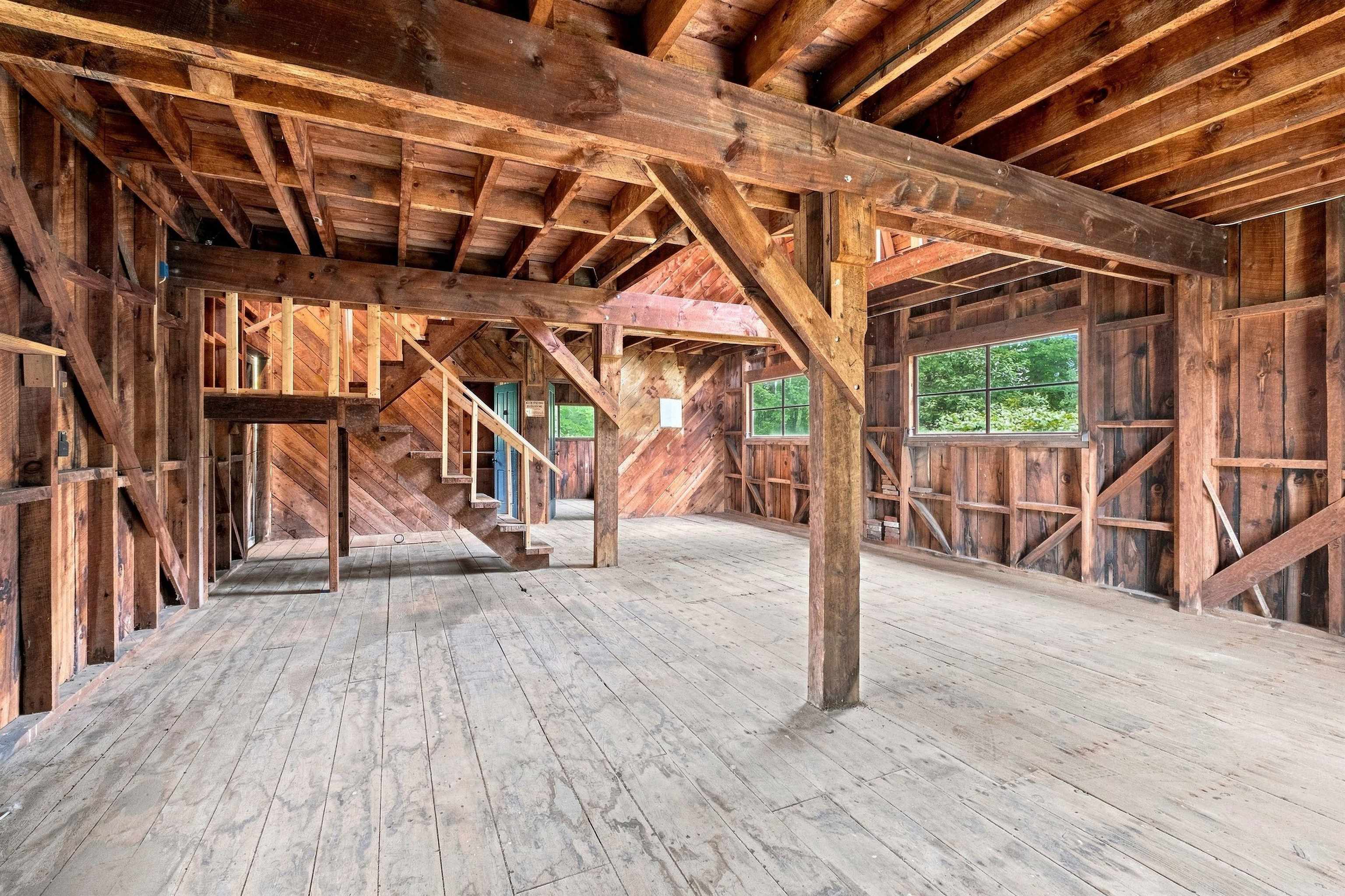 main property photo 33
