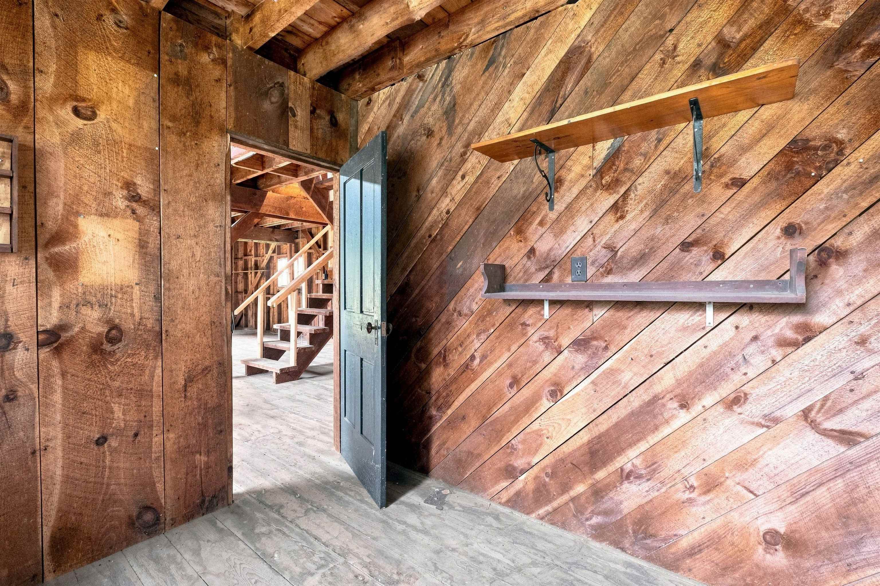 main property photo 35