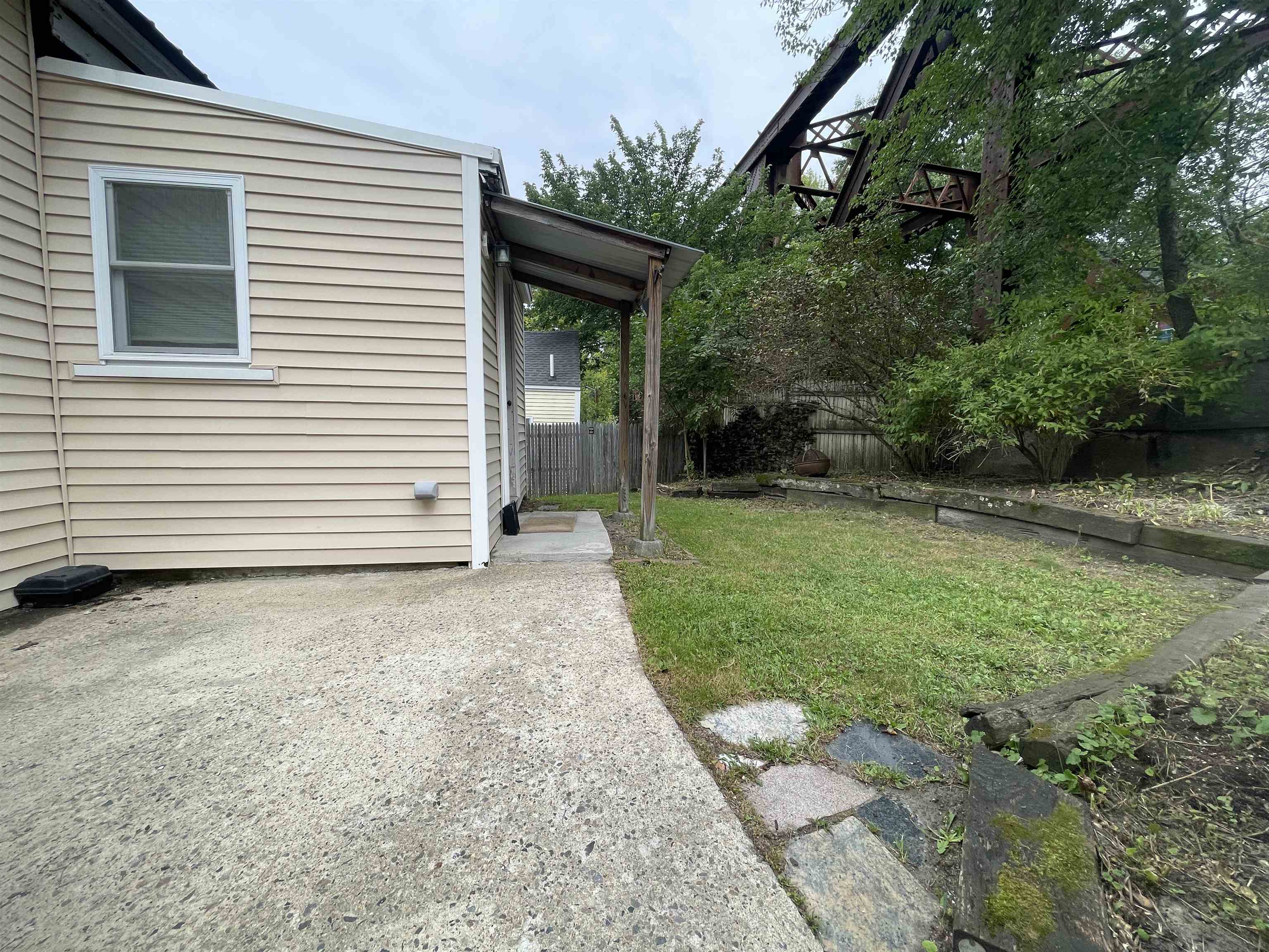 main property photo 25