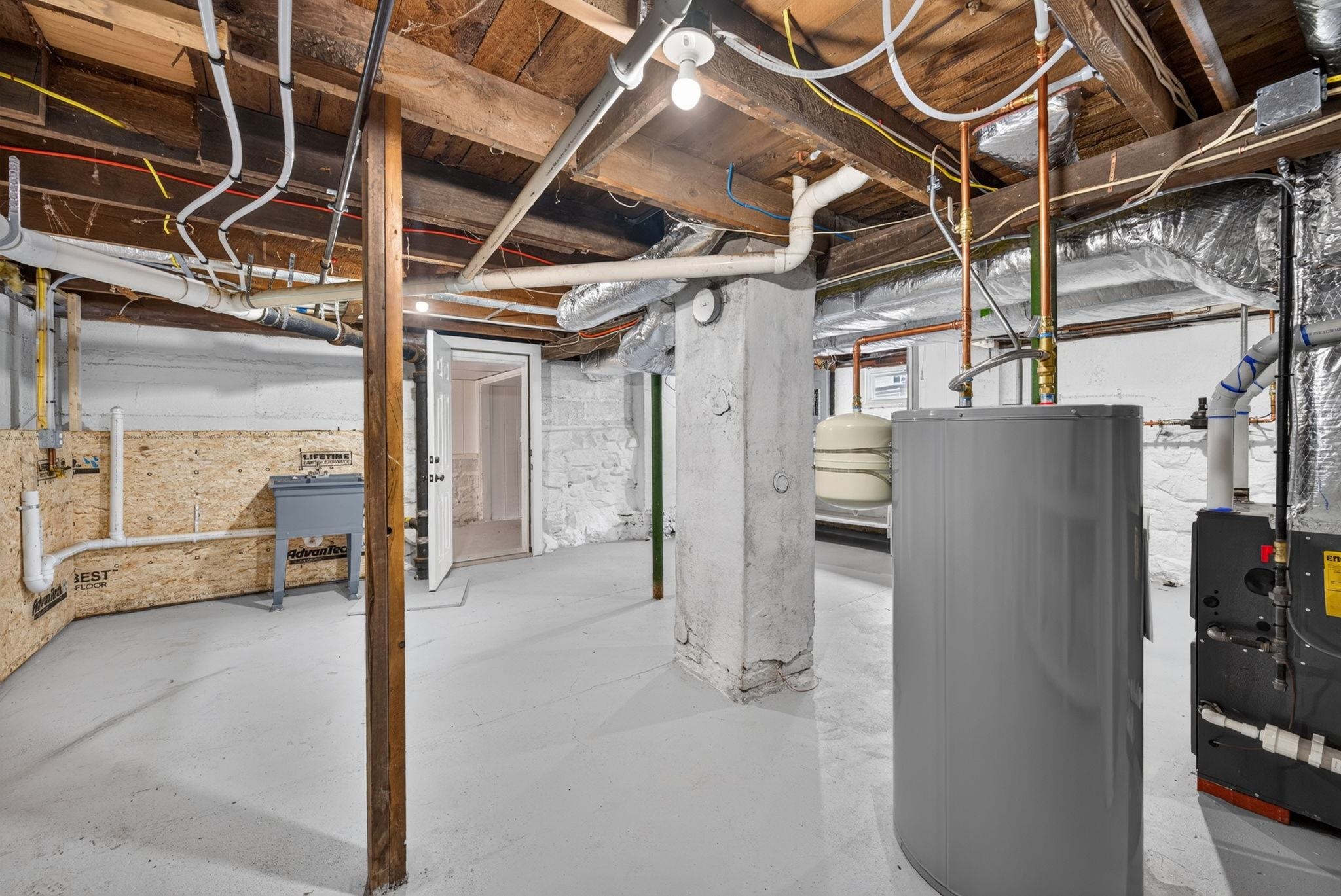 main property photo 32