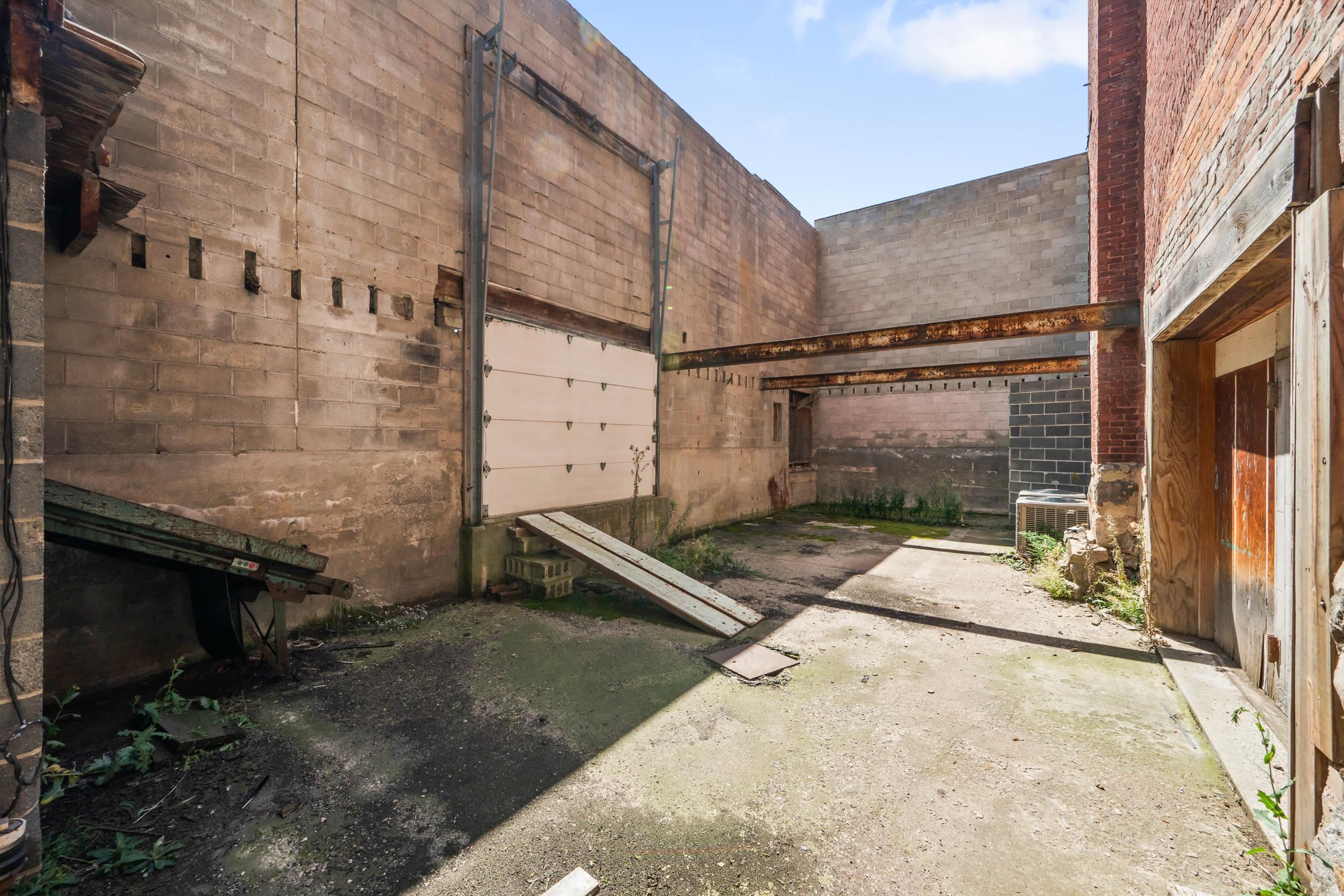 main property photo 39