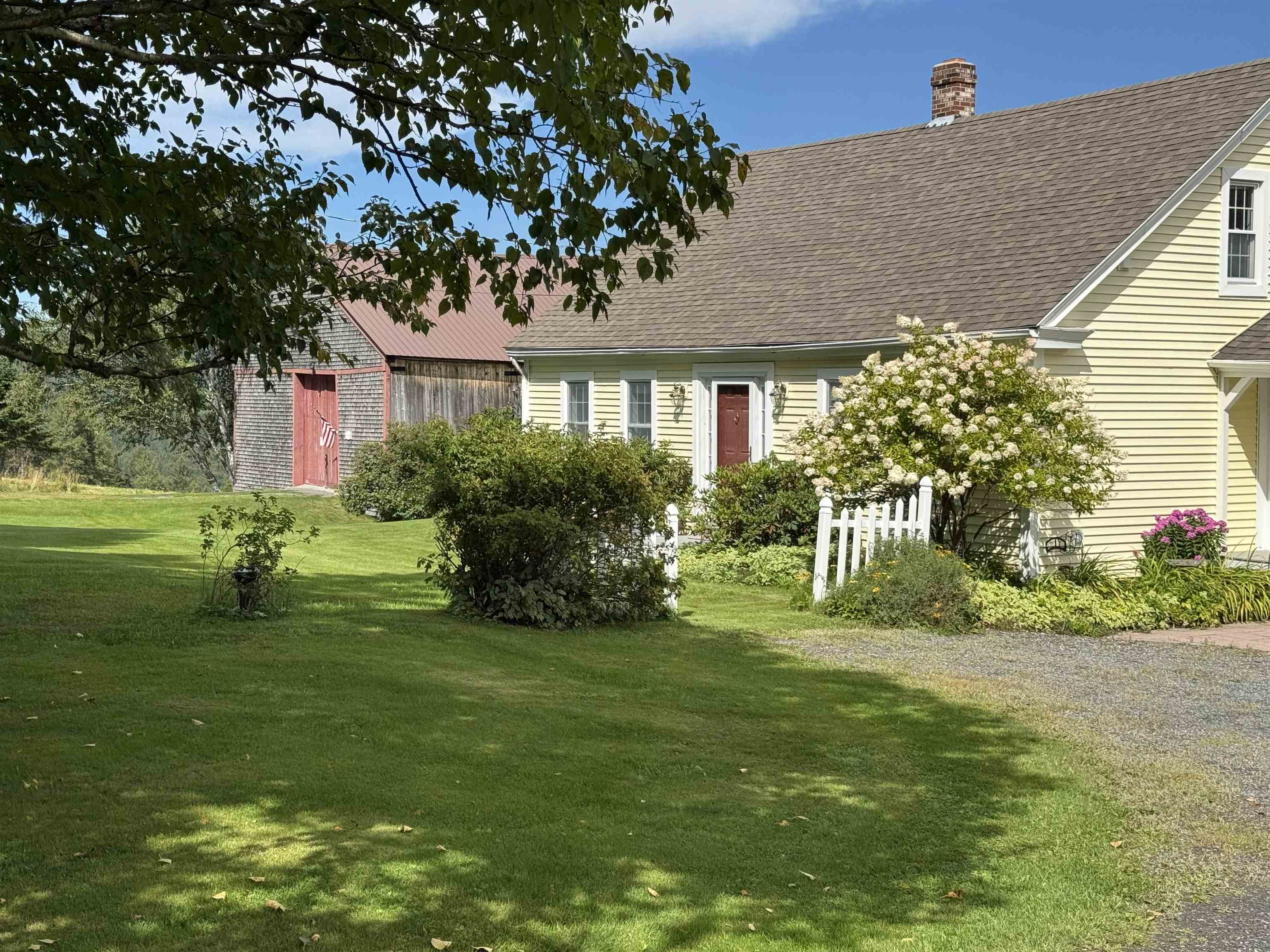 main property photo 9