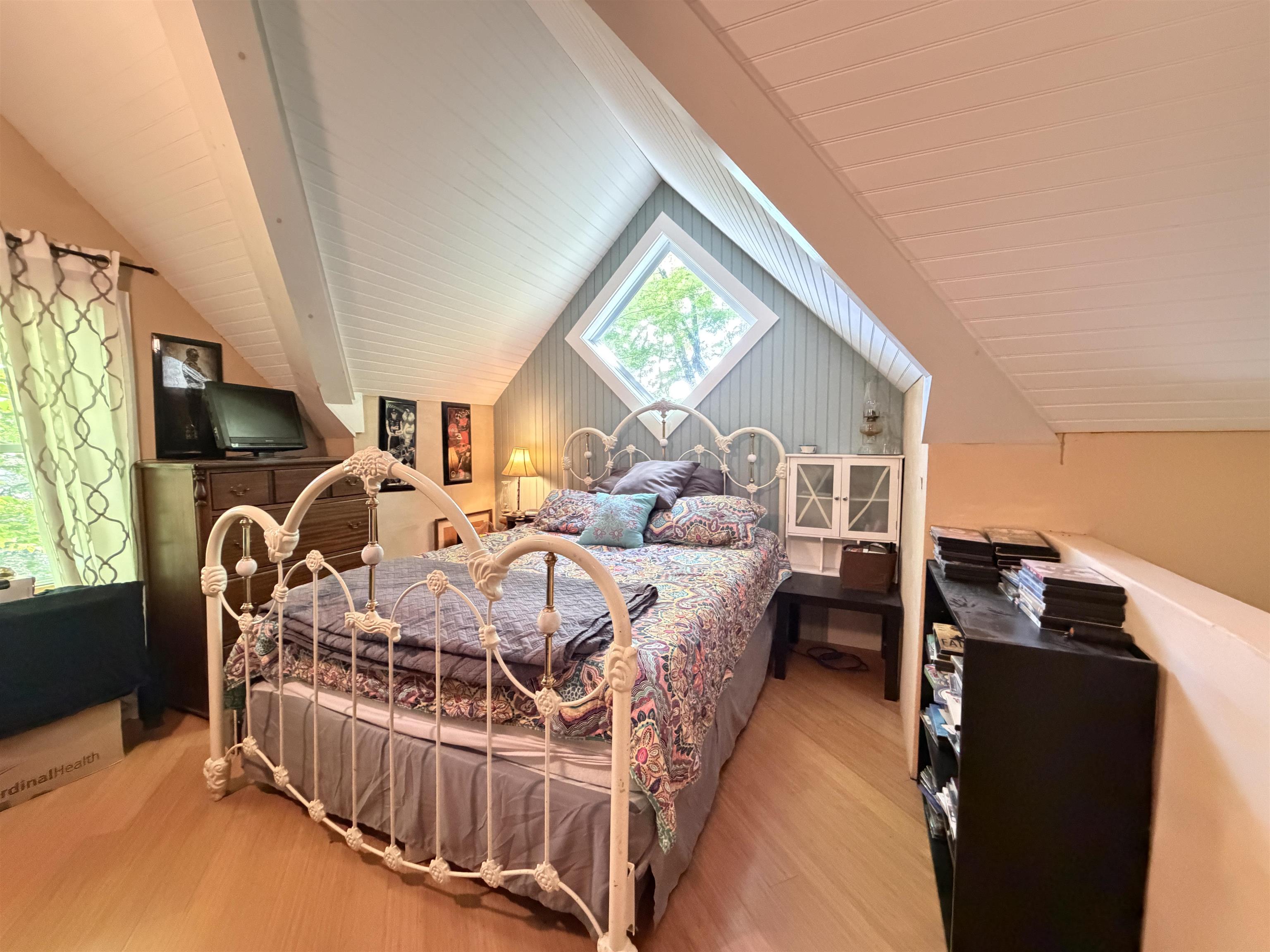 main property photo 10