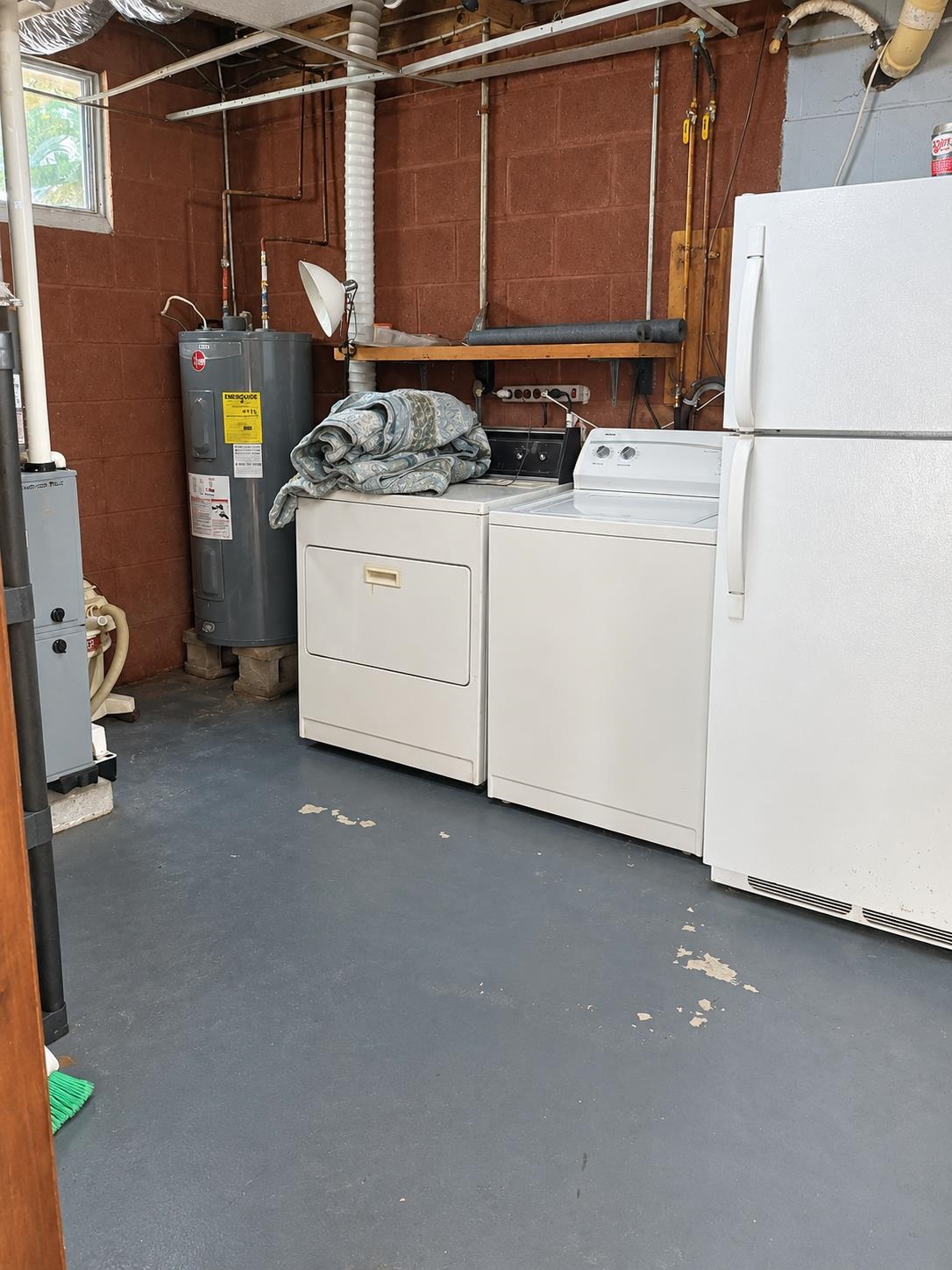 main property photo 11