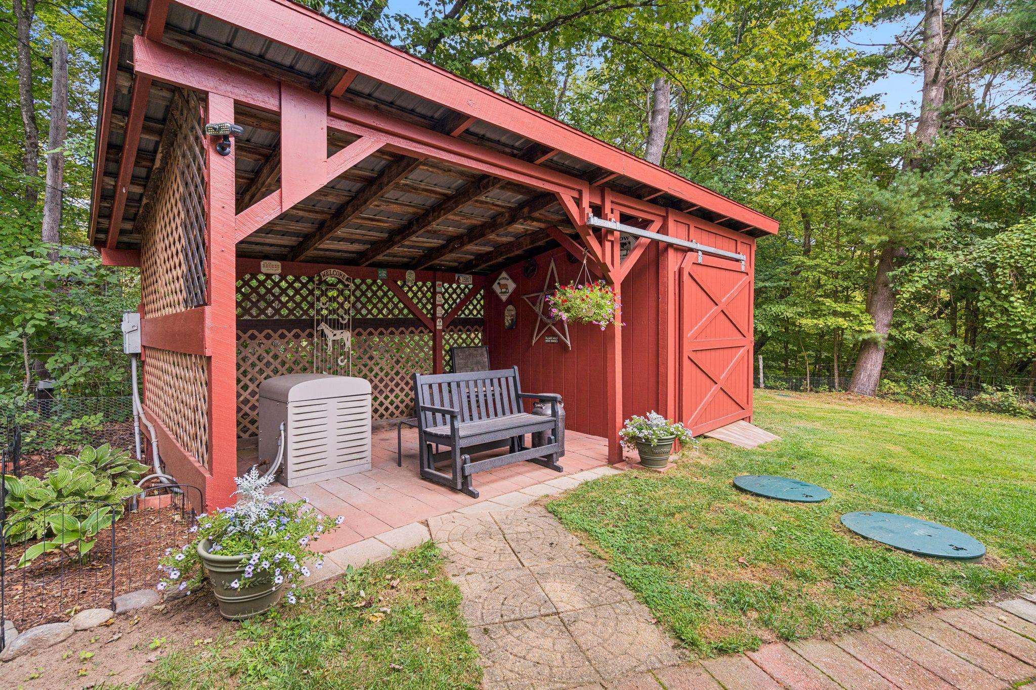 main property photo 16