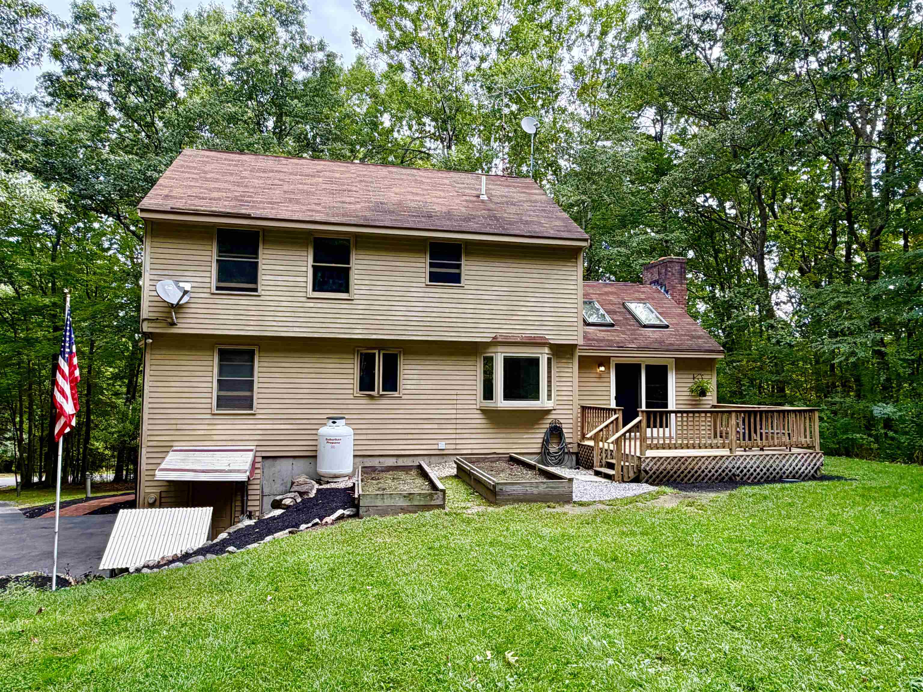 main property photo 9