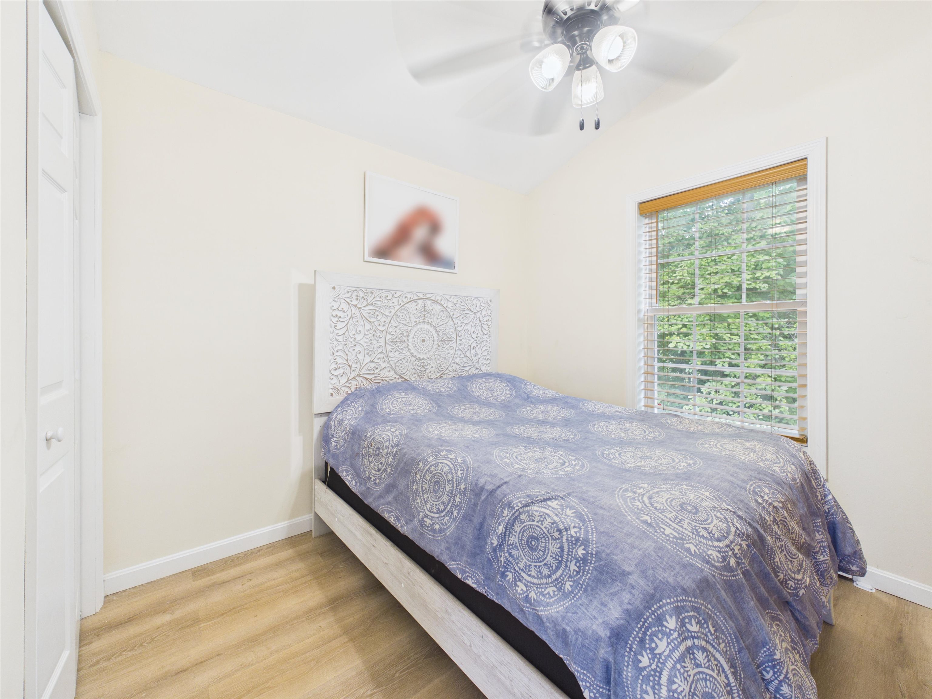 property viewer photo 15