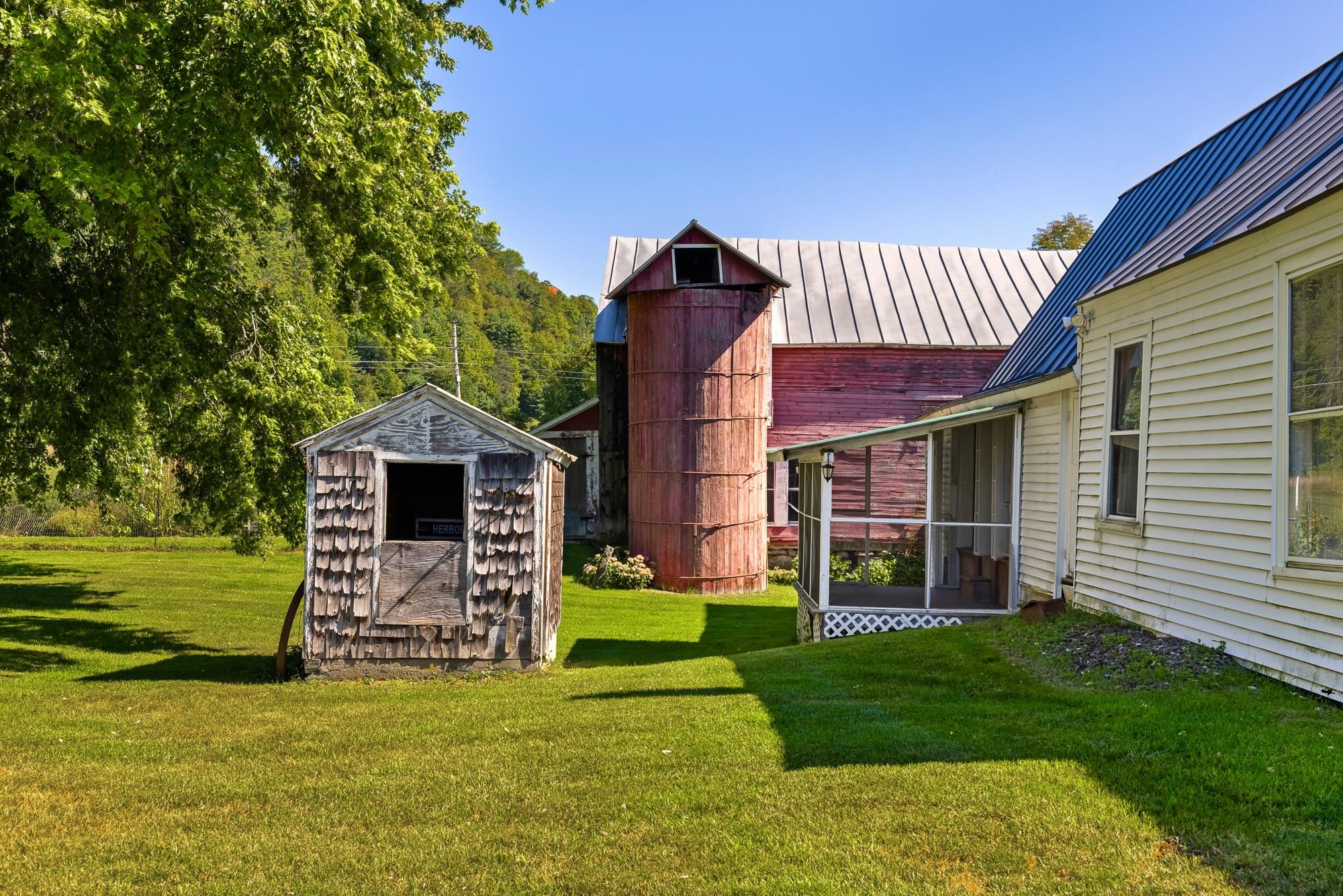 main property photo 38