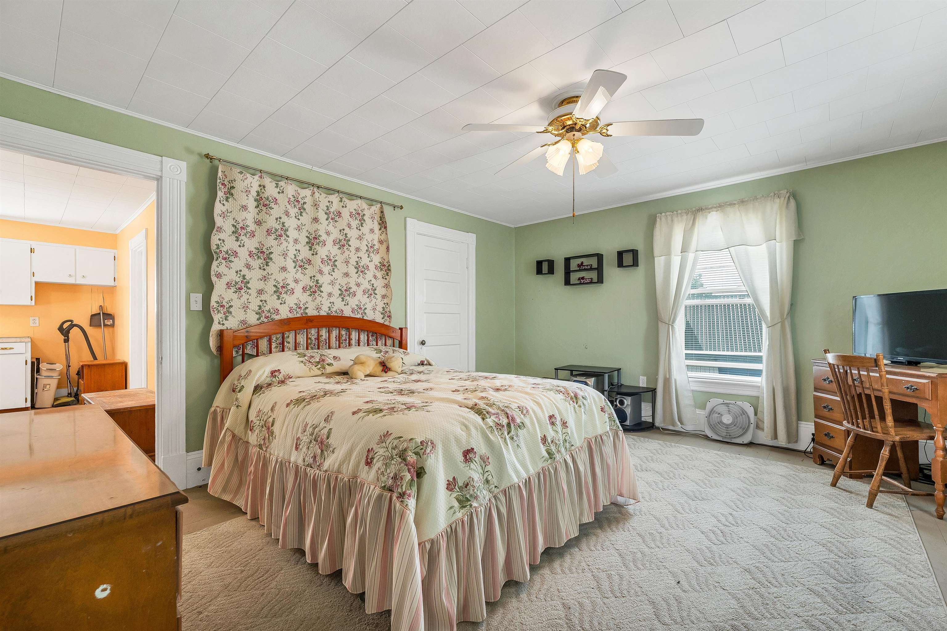 main property photo 30
