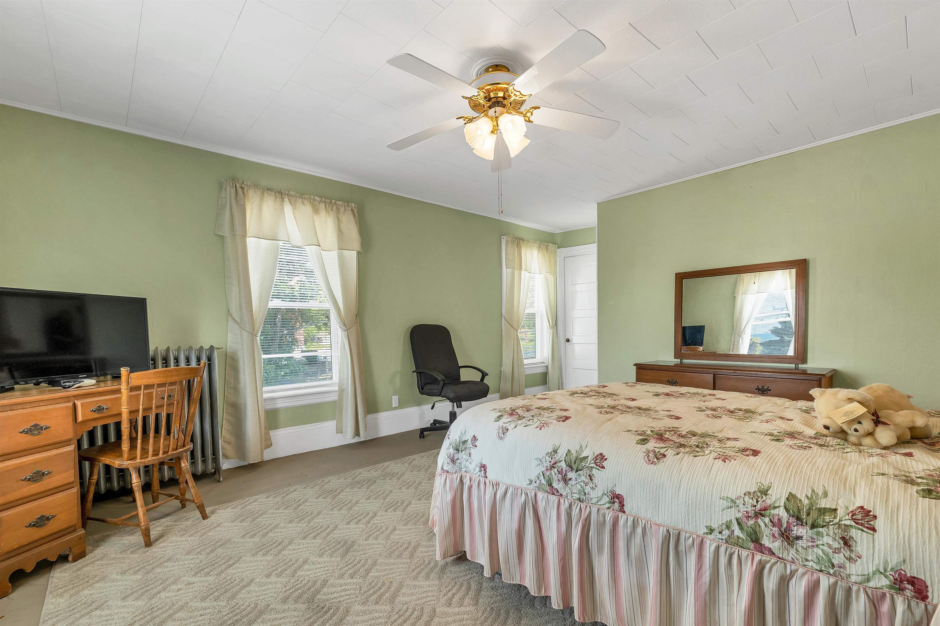 main property photo 32