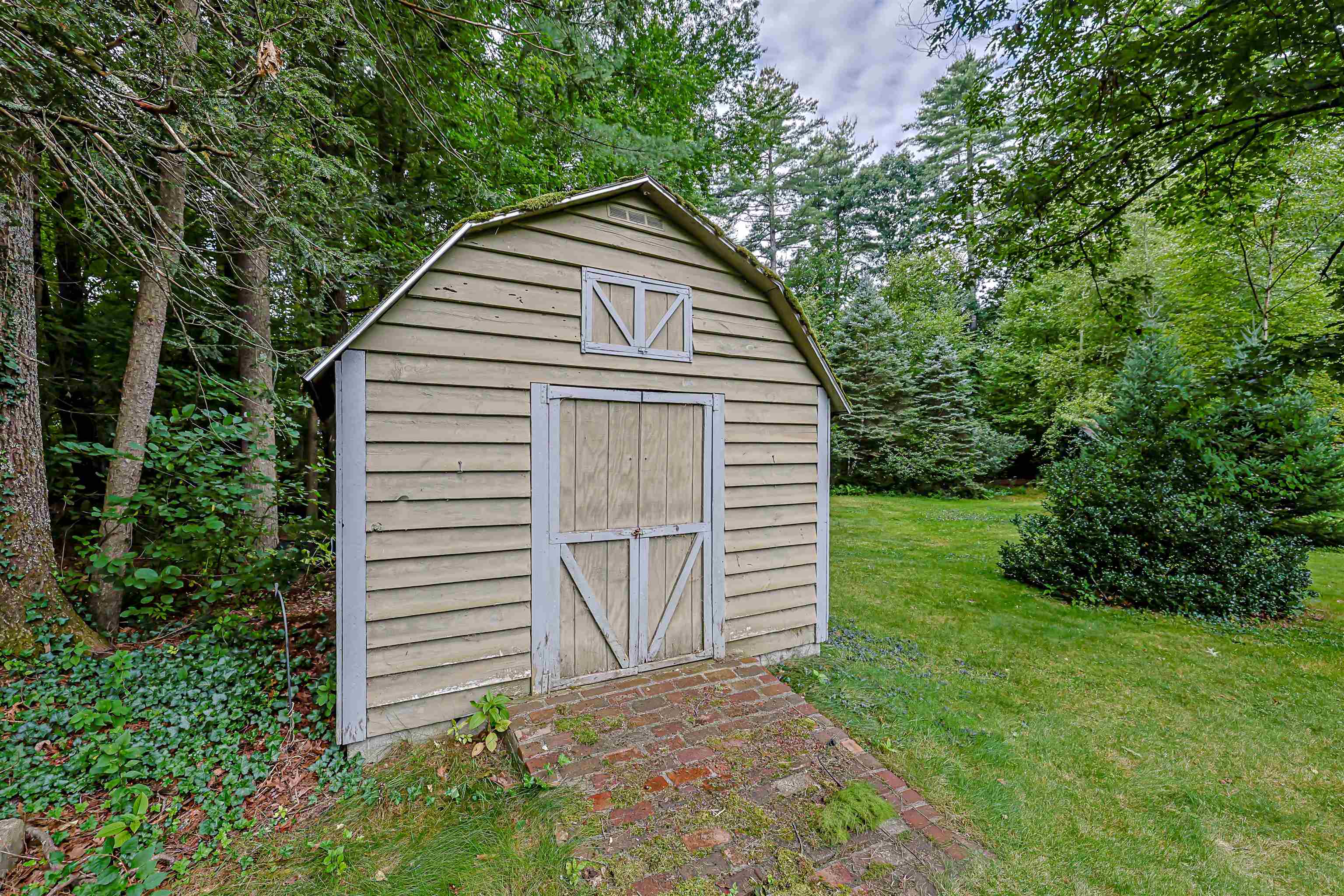 main property photo 34