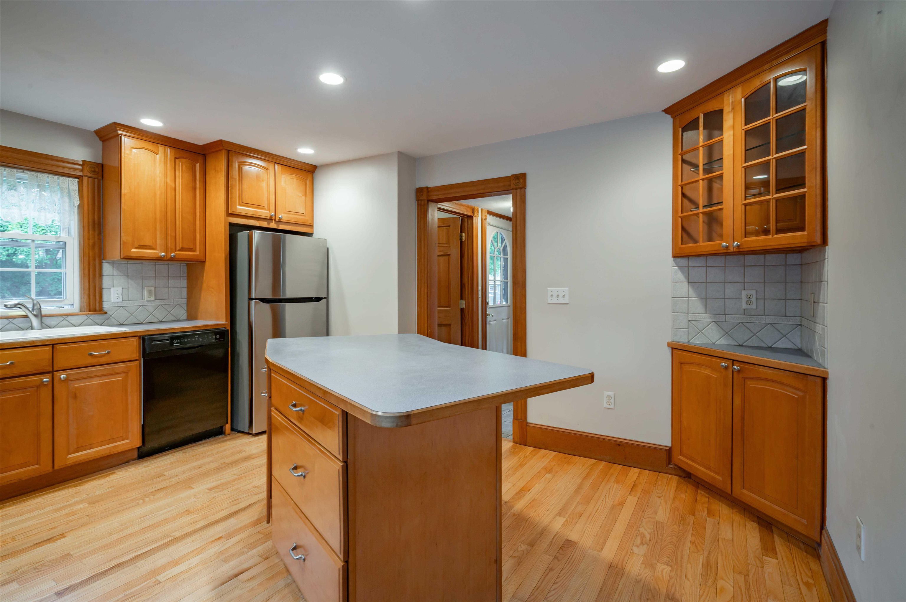 main property photo 11