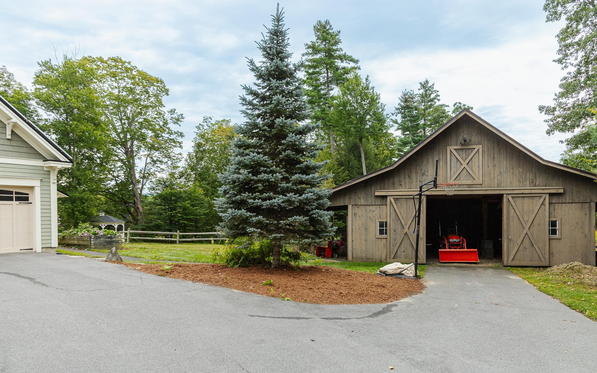 main property photo 40