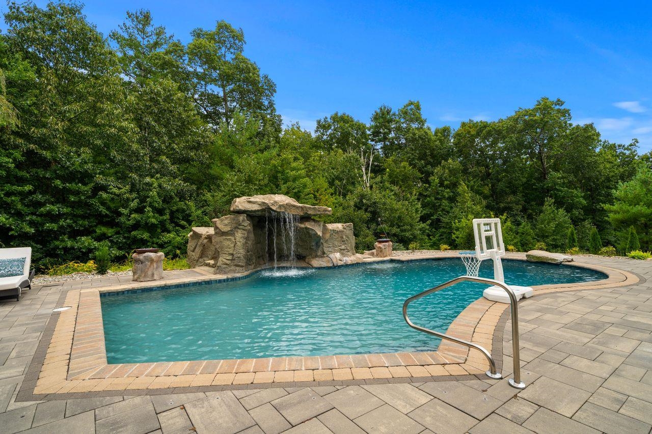 main property photo 43