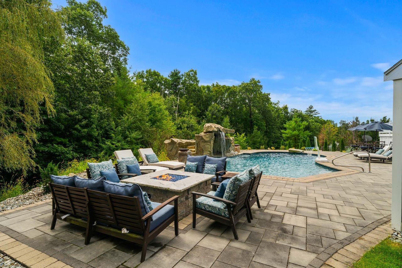 main property photo 49
