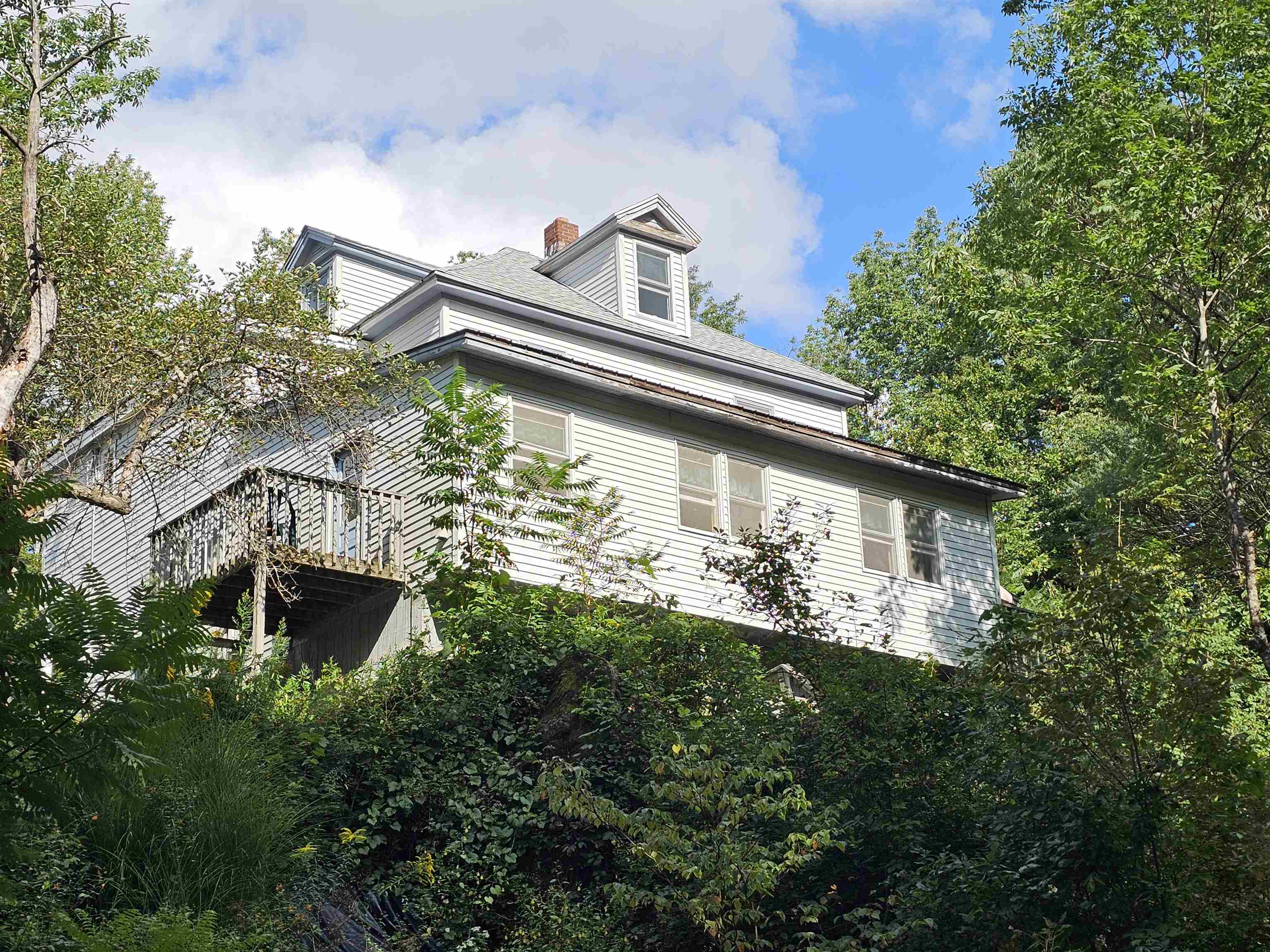 main property photo 33