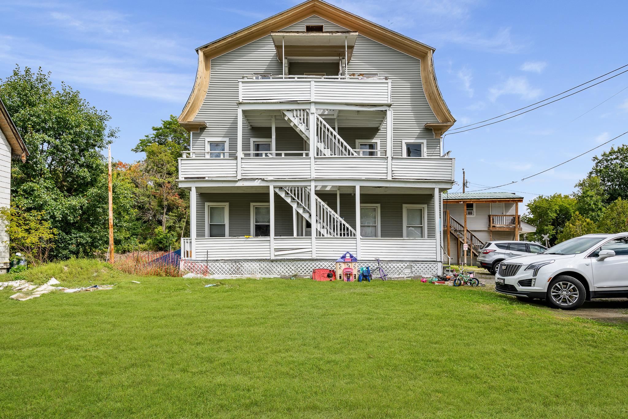 main property photo 4