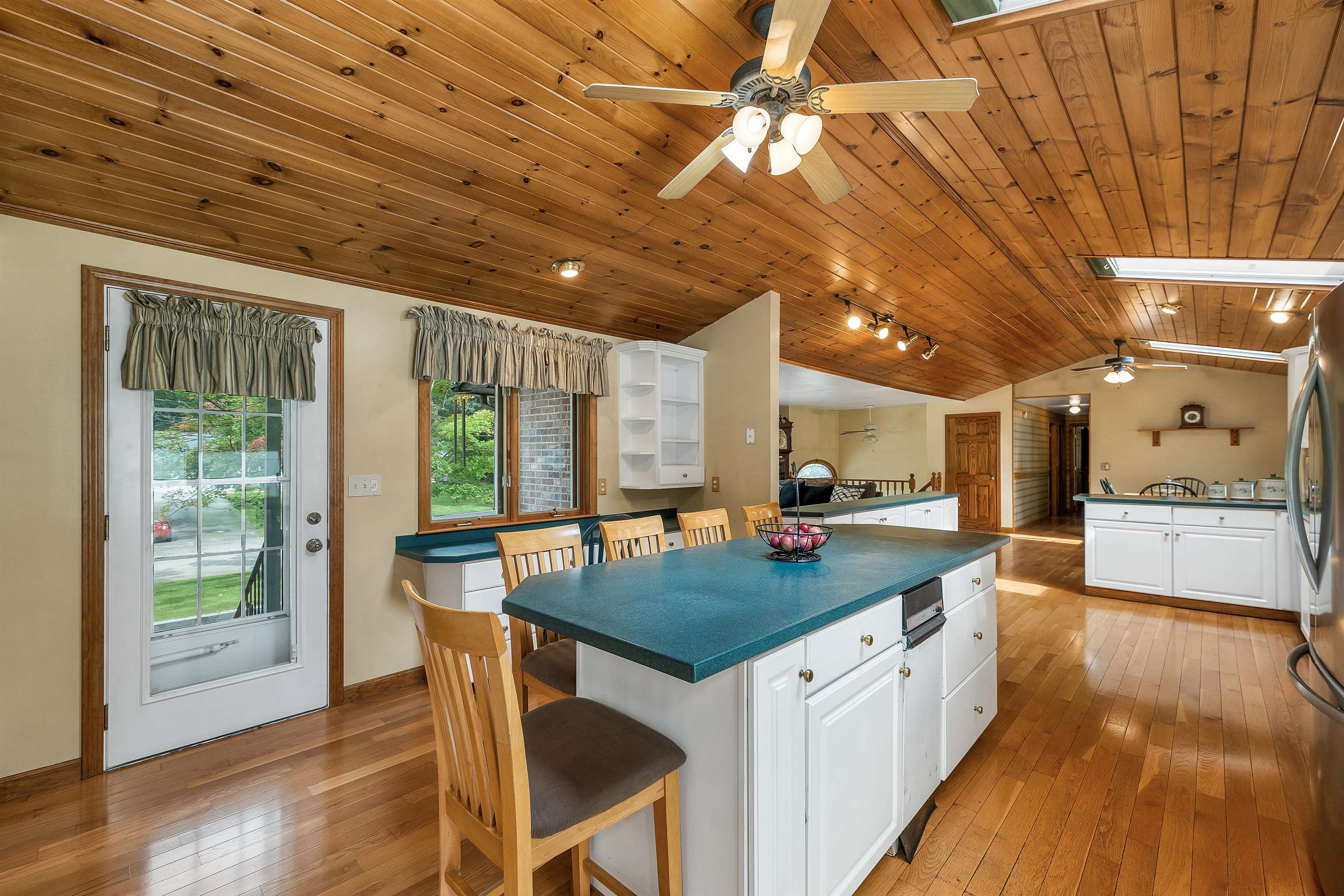 main property photo 11