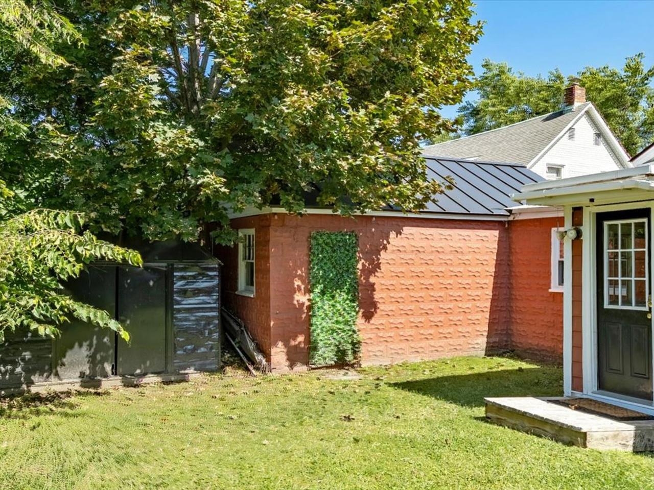 main property photo 41