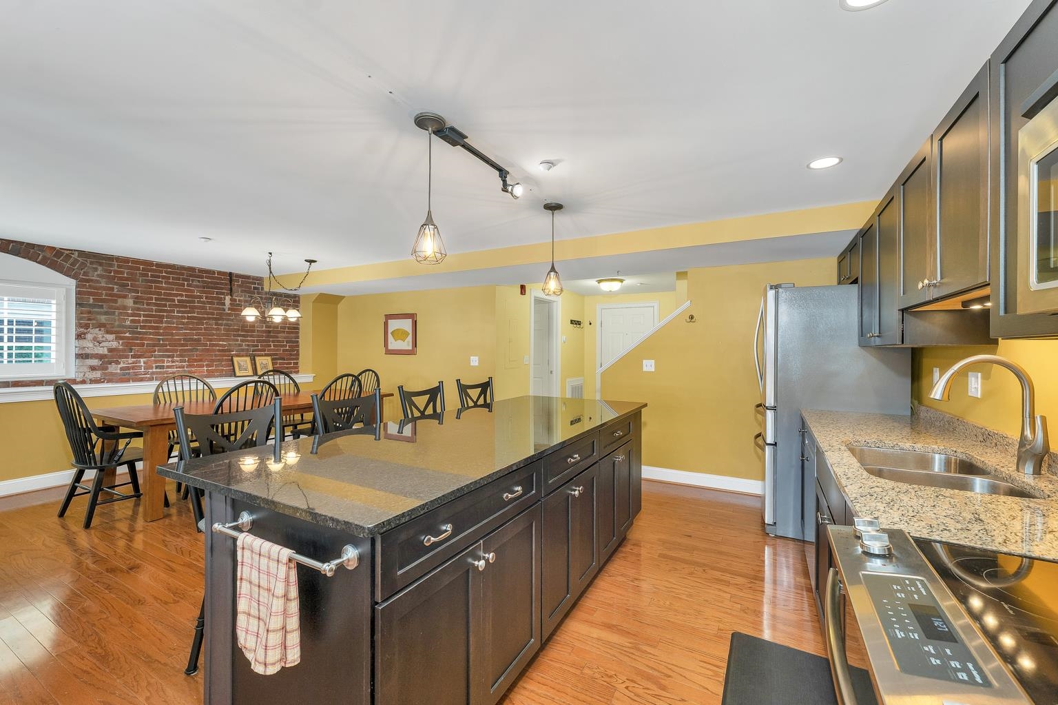 main property photo 7