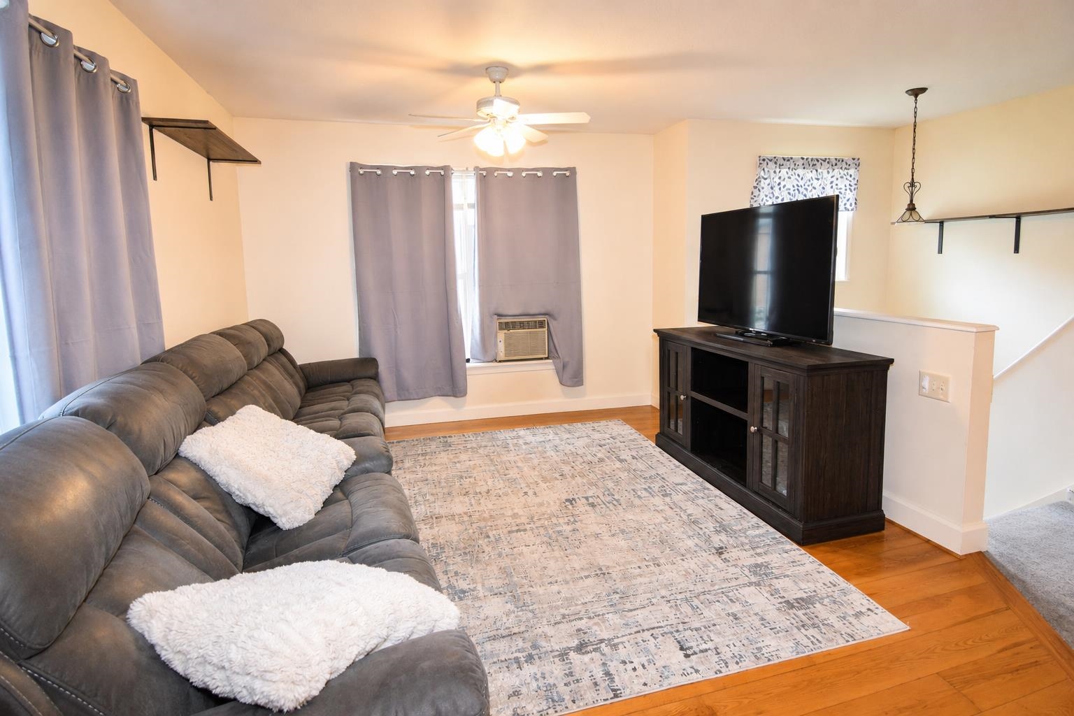 main property photo 6